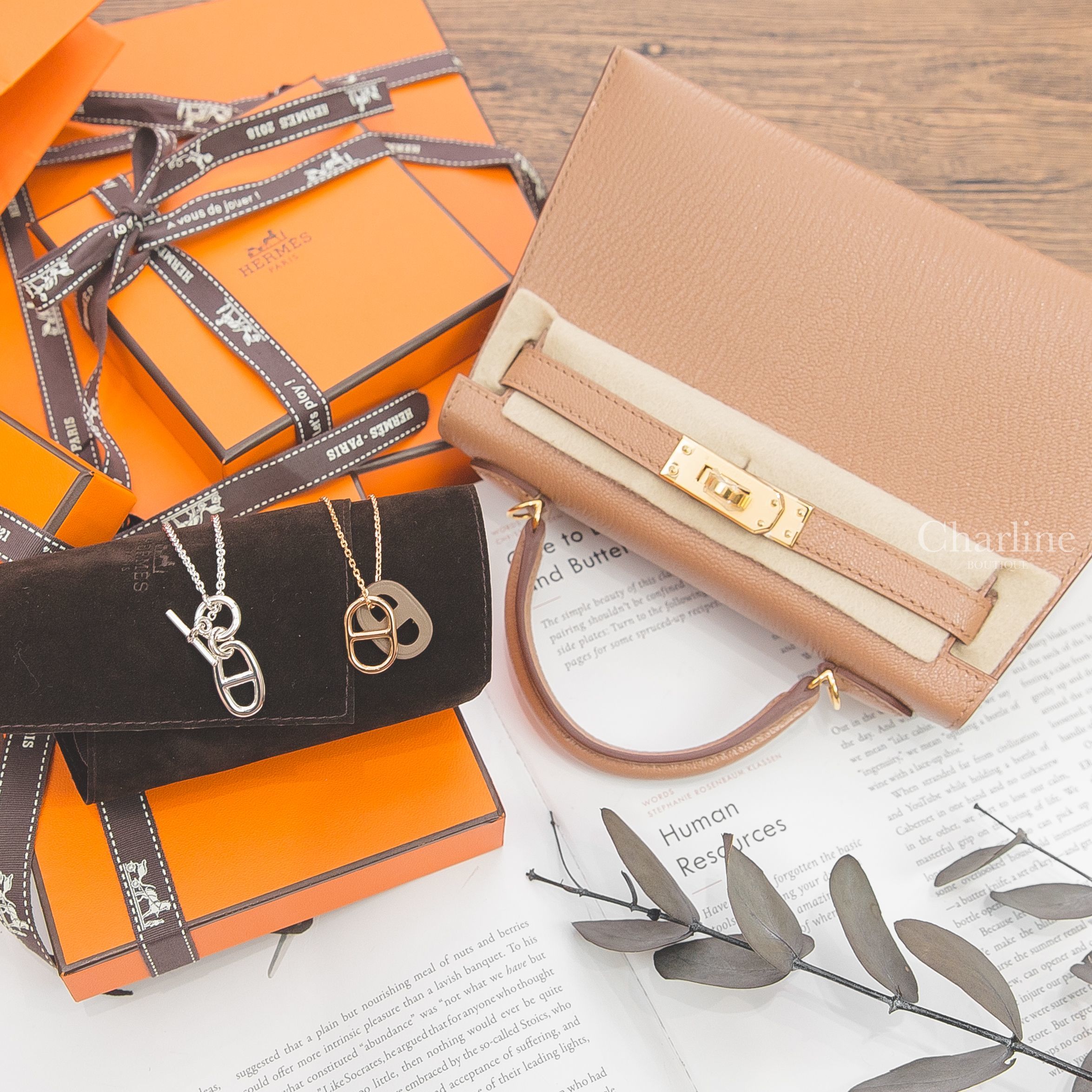 Hermès Pendant 大象灰牛皮玫瑰金色θ項鍊,Hermès Pendant 銀色θ銀飾項鍊,Hermès Mini Kelly 2J Chevre Mysore Z刻雀木色金釦迷你凱莉包-Charline Boutique 精品代購