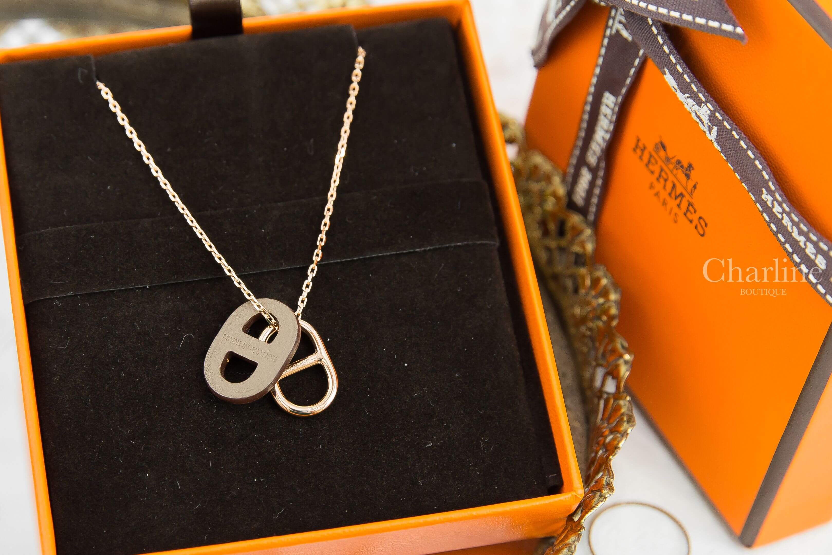 Hermès O'Maillon Pendant 大象灰牛皮玫瑰金色θ項鍊-Charline Boutique 精品代購