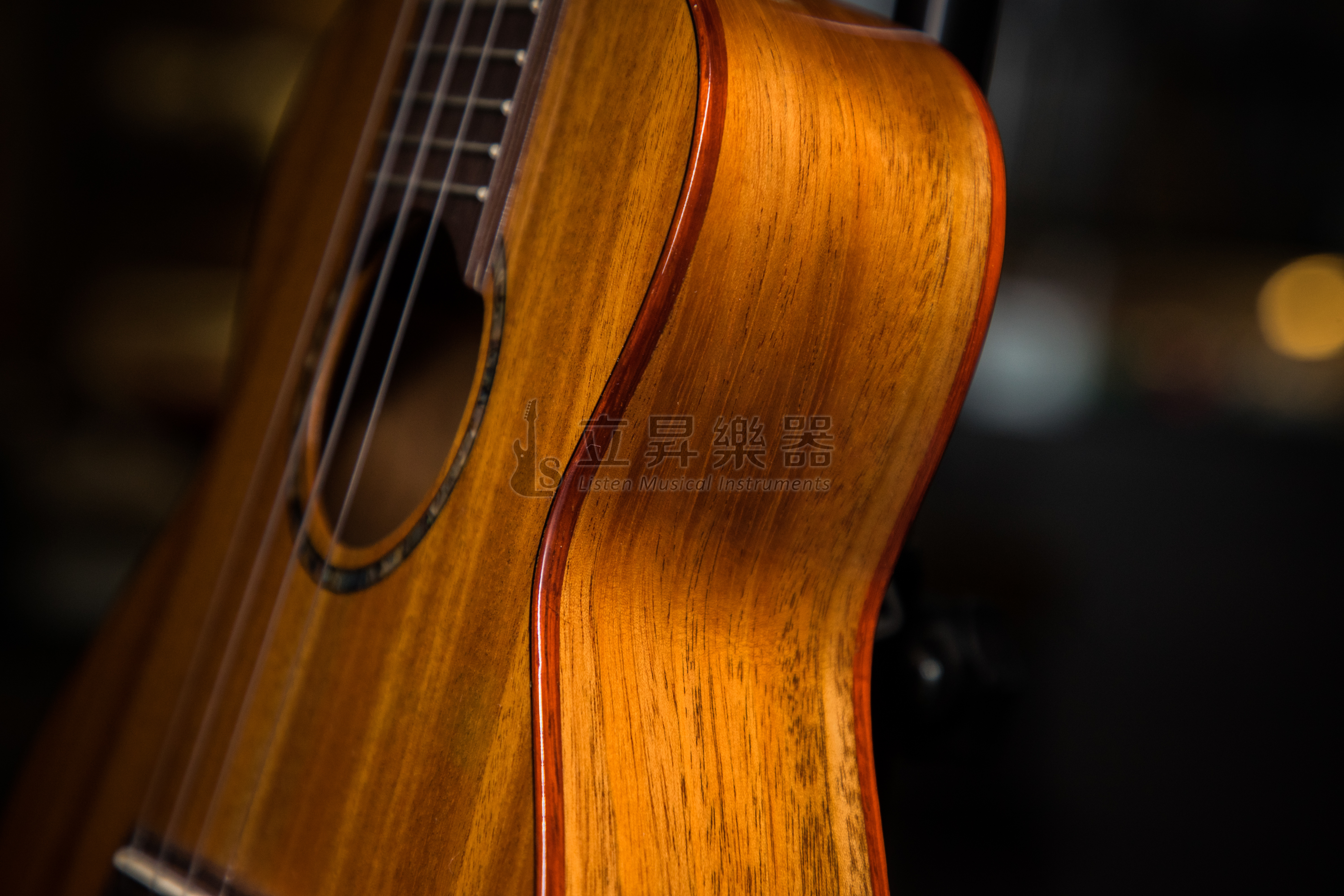 aNueNue aNueNue aNN-AC30 桃花心木全單板 綠貝殼鑲嵌 23吋 原聲款 烏克麗麗(附專屬夏威夷深海藍琴袋) 第 4 張圖片｜三峽烏克麗麗