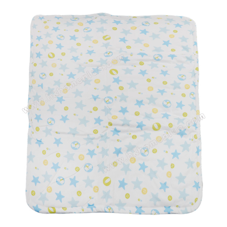 Koma Land: 印花白底冷氣被 90 X 110 CM BE5008