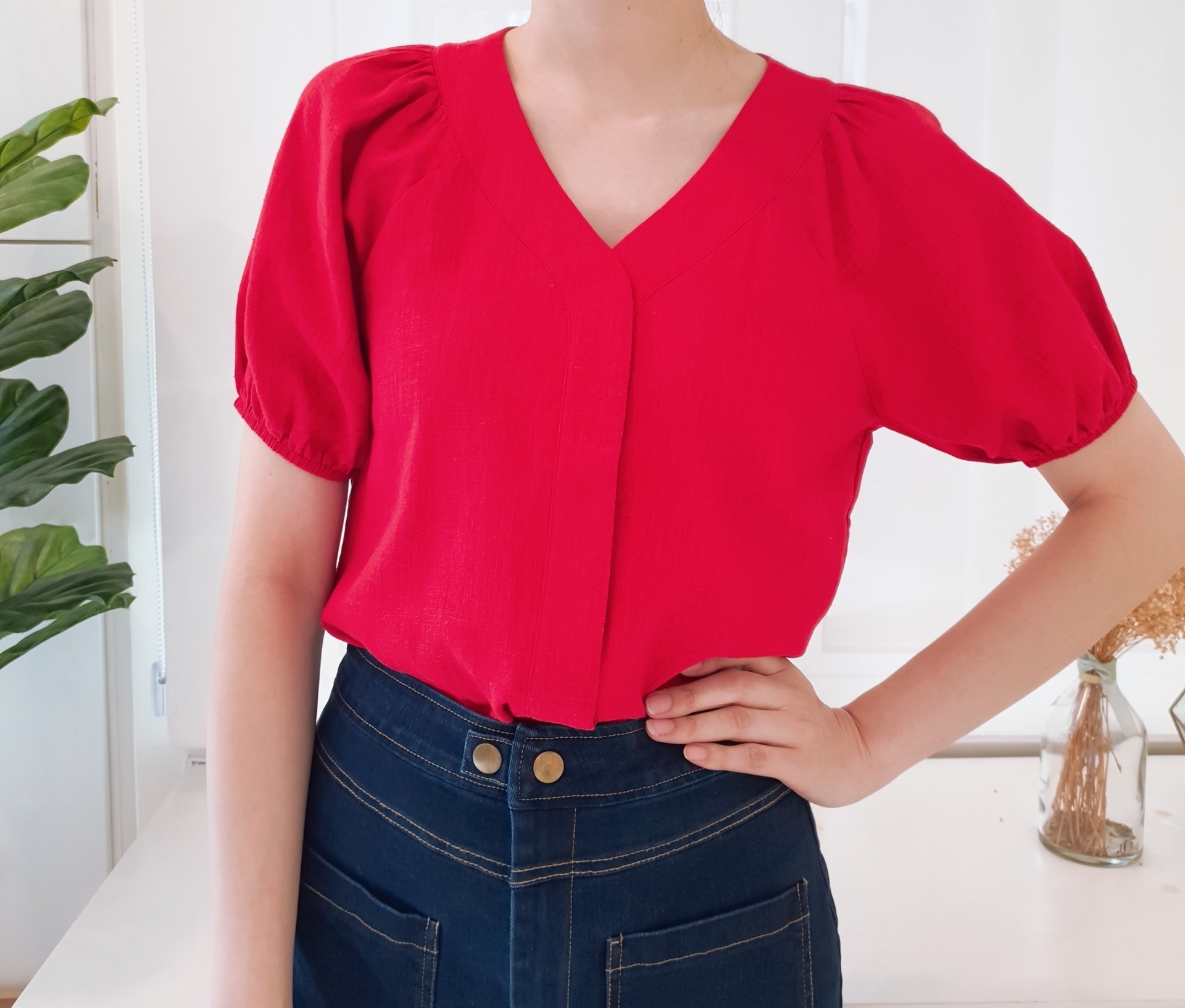 LINEN V NECK PUFF SLEEVE BLOUSE