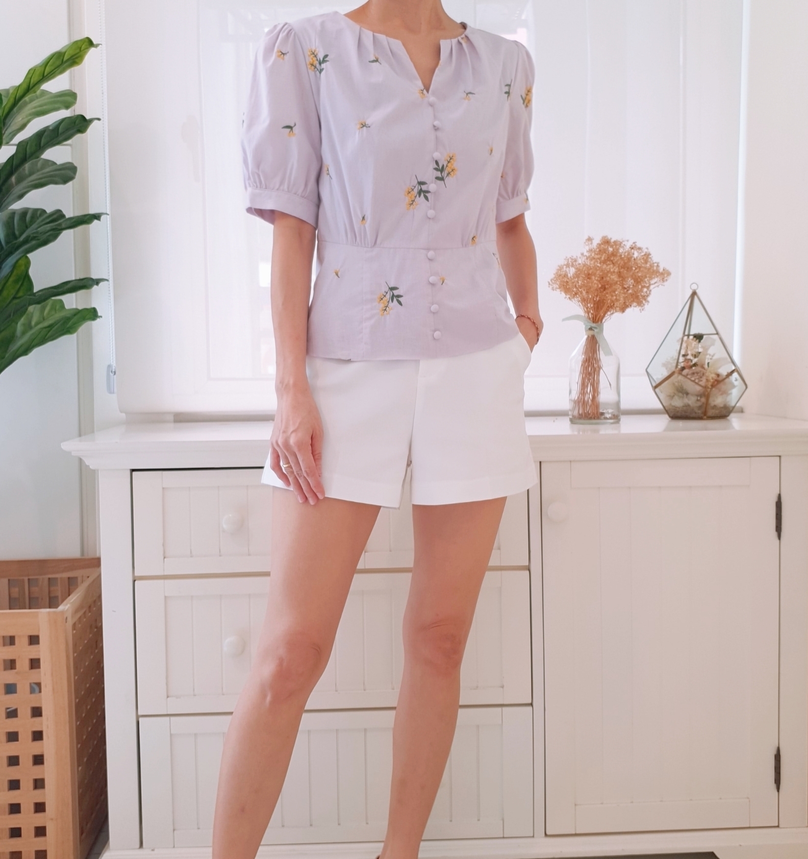 EMBROIDERY FLORAL BLOUSE