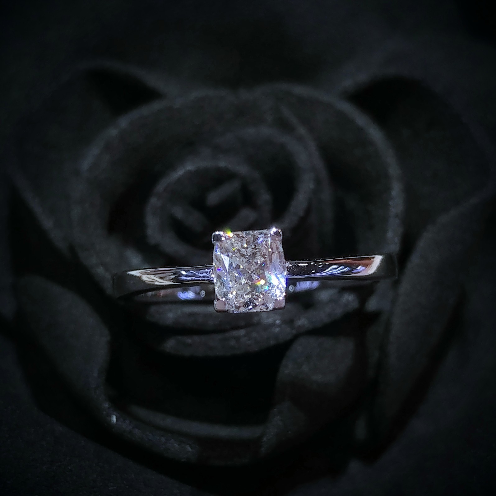 18K White Gold 0.51ct Cushion Cut Diamond Ring