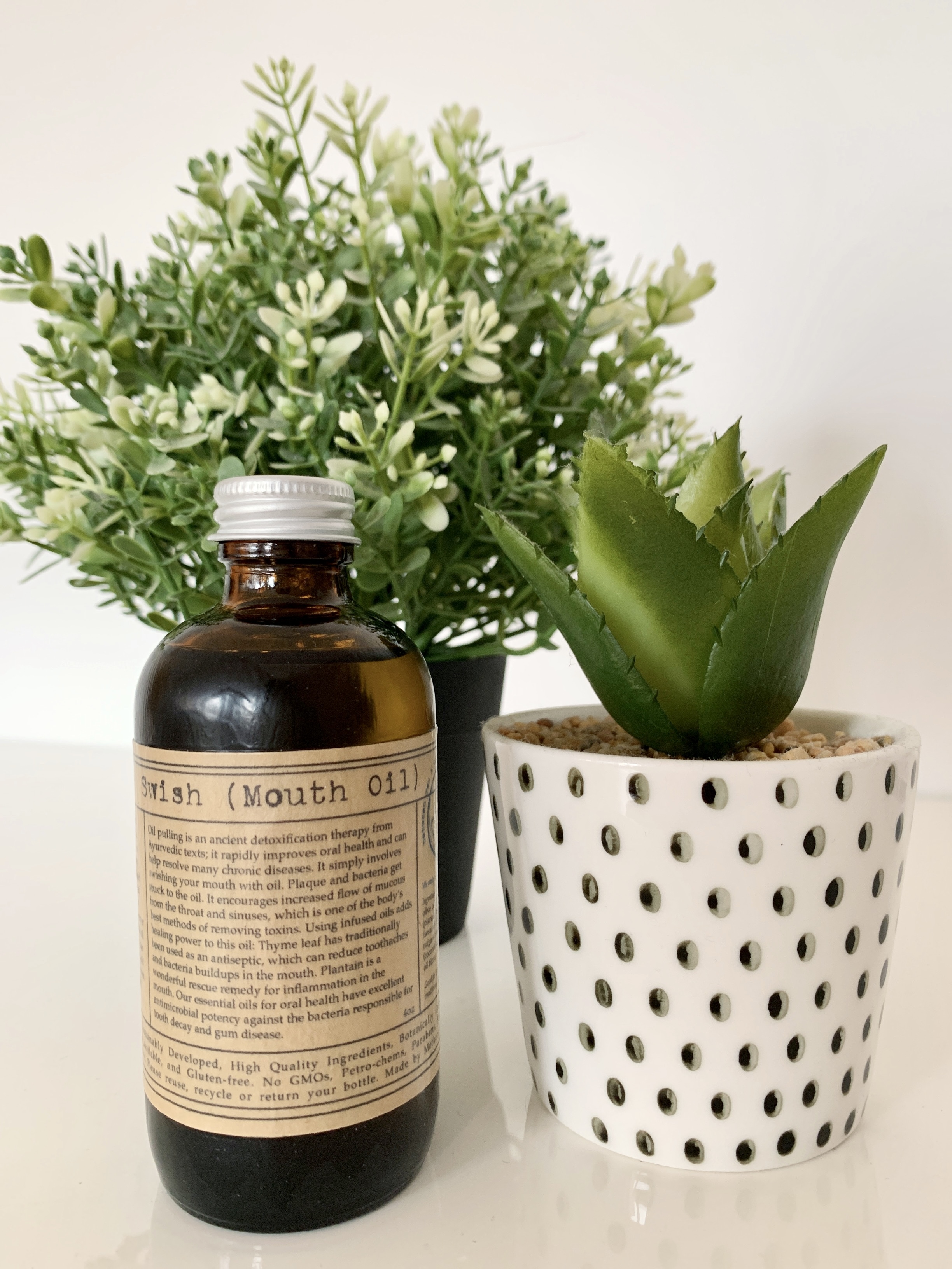 between you & the moon -  Swish Mouth Oil (古印度油拔排毒油)