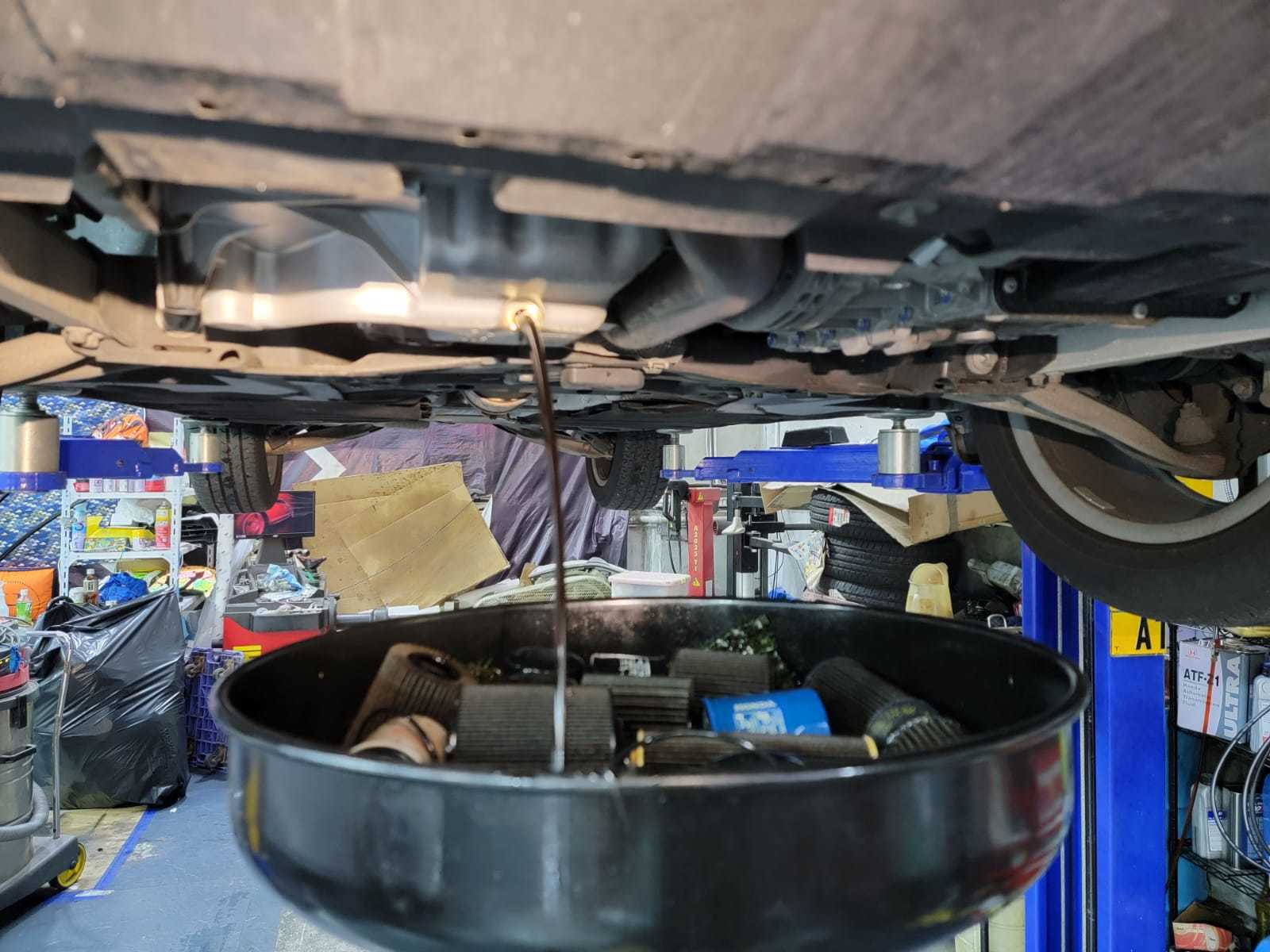 Mercedes benz gla 250 平治 換油 偈油 機油 排放 火炭 浚車汽車 oil drain service