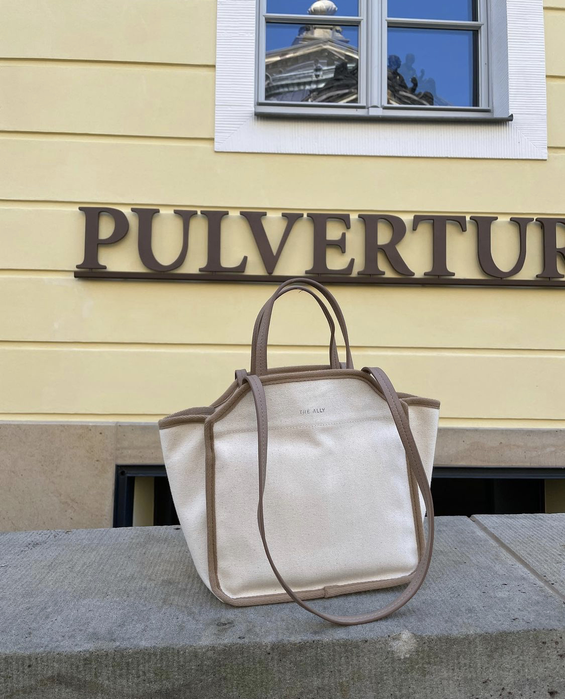 <韓國代購> The Ally Mond Tote Bag - 2 Colors