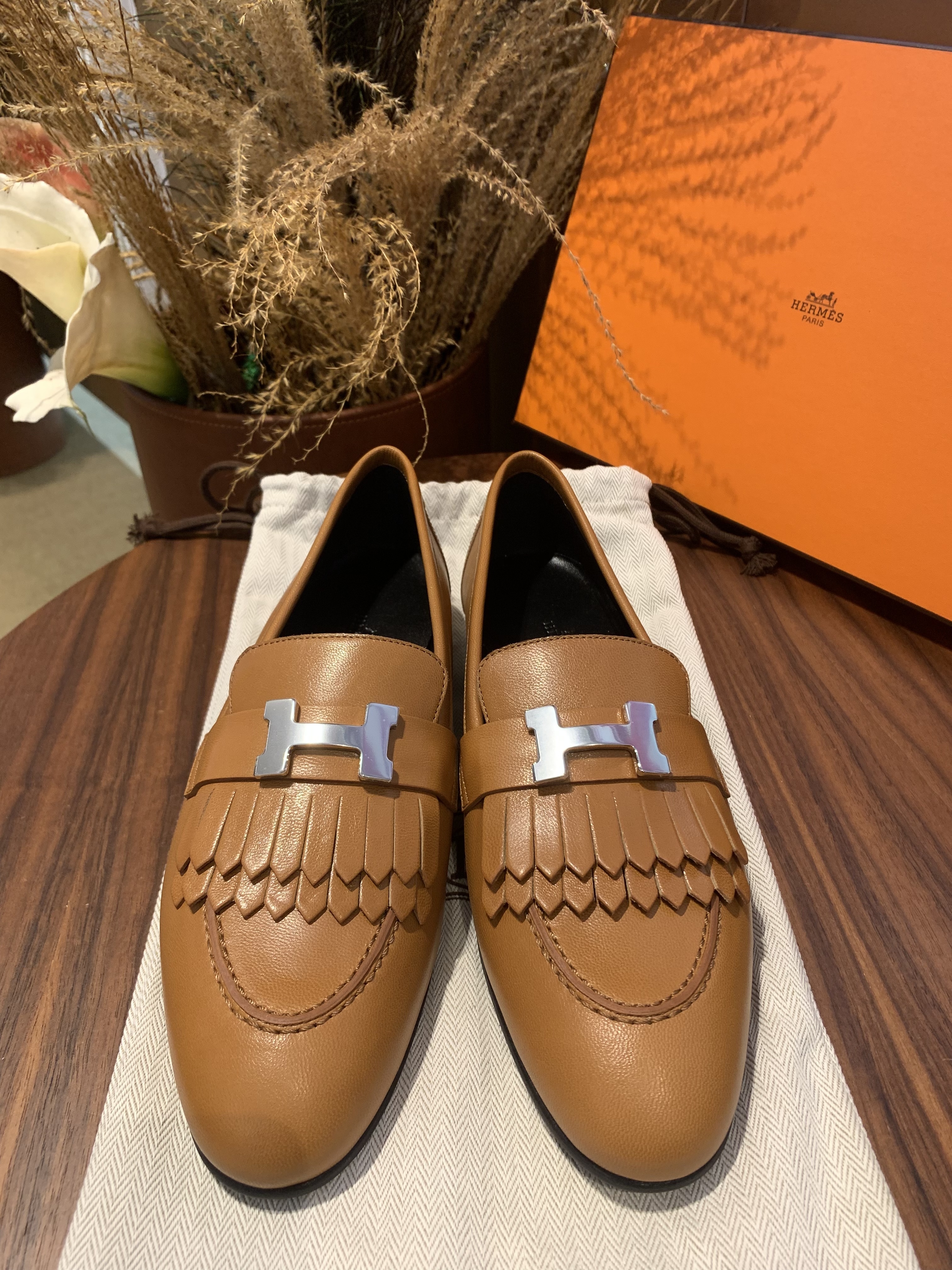 Royal loafer beige CK ( 可預訂鞋碼）