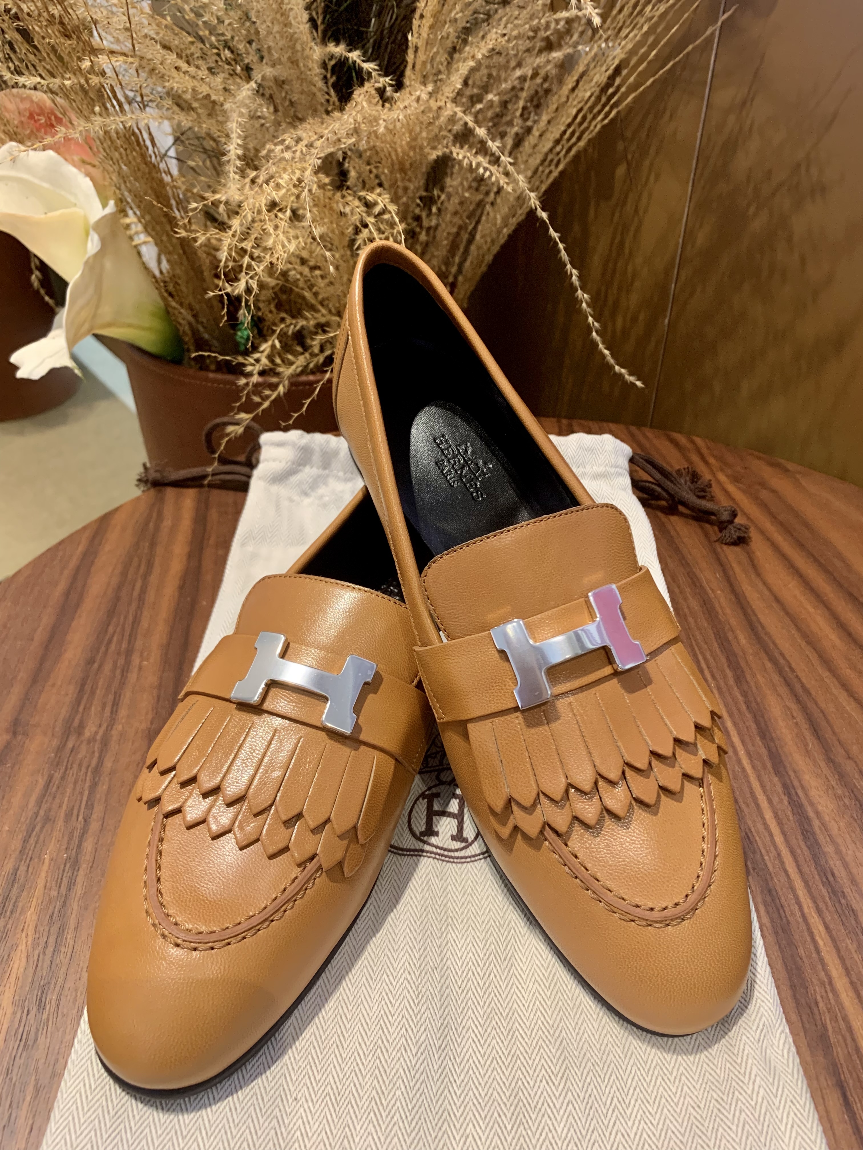 Royal loafer beige CK ( 可預訂鞋碼）