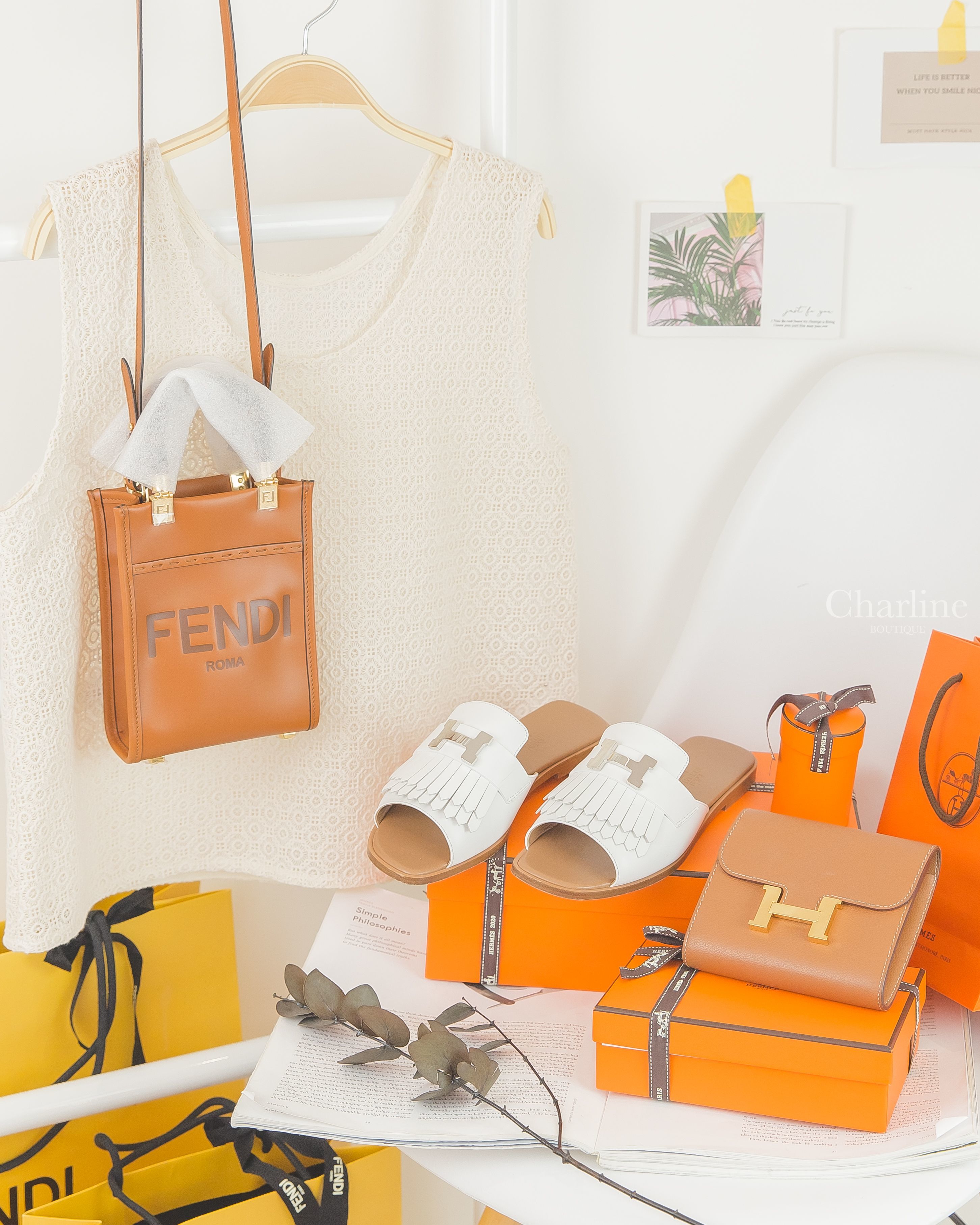 Fendi Sunshine Shopper 咖啡色字母牛皮琥珀提把迷你手提肩背托特包,Hermès Sandal 白色銀釦H流蘇牛皮拖鞋,Hermes Constance Compact 焦糖色金釦短夾-Charline Boutique 精品代購