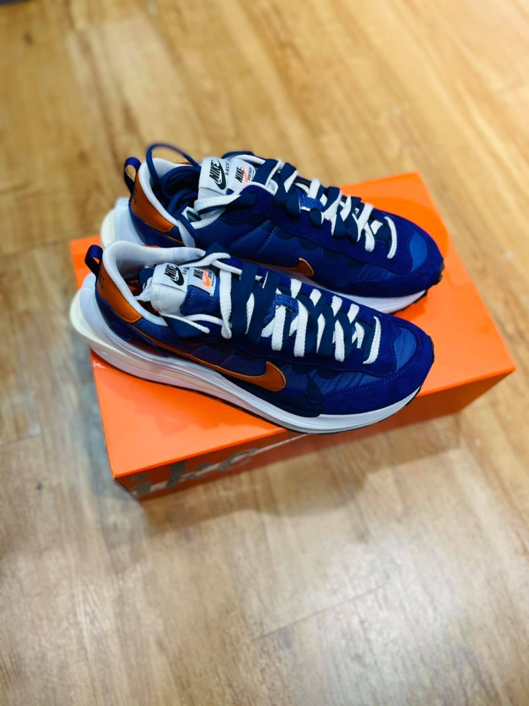 {現貨} Sacai X Nike Vaporwaffle "Dark Iris"