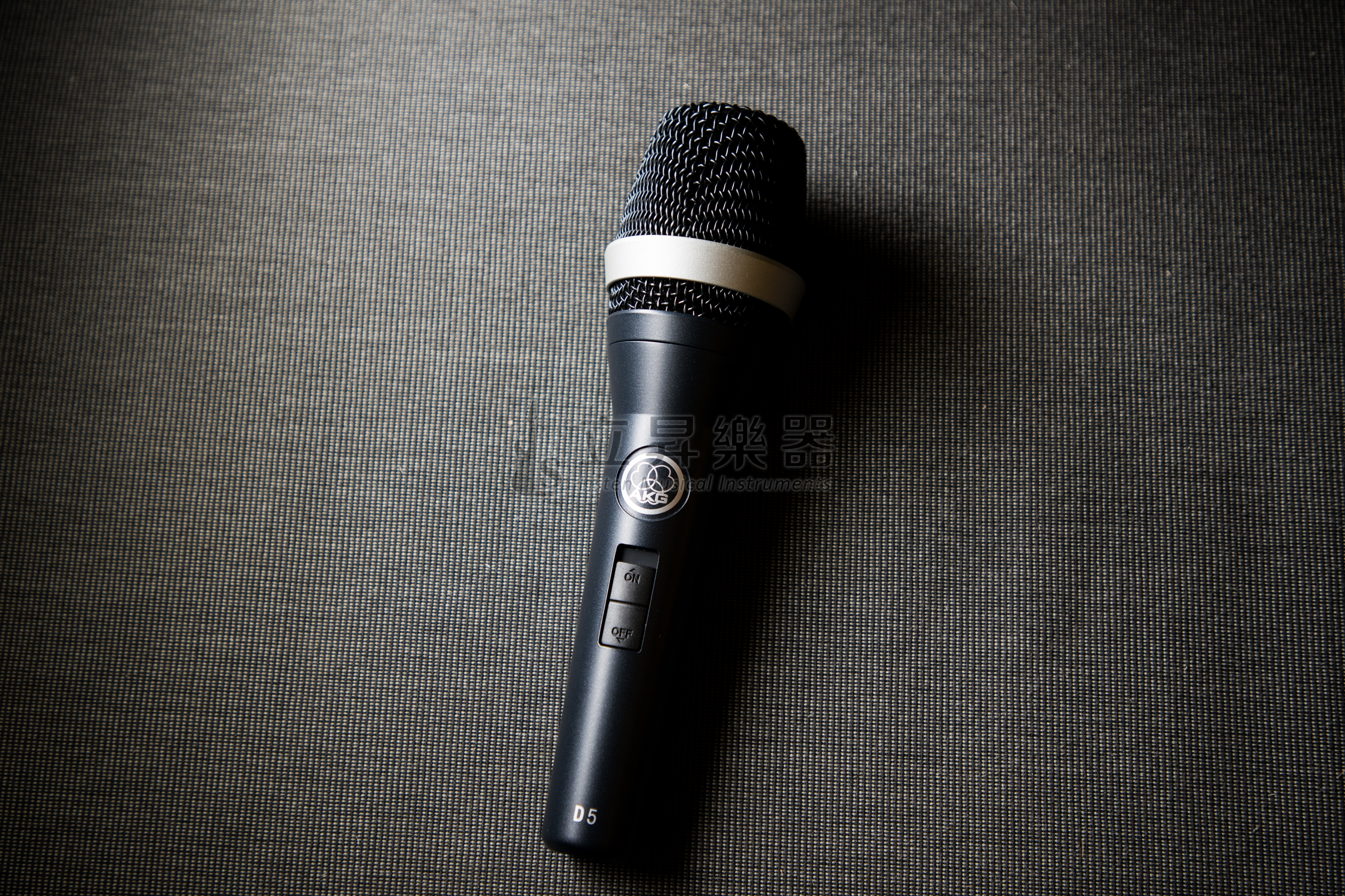 AKG D5S 專業級 錄音 舞台 人聲 動圈式麥克風 超心型指向 附夾頭