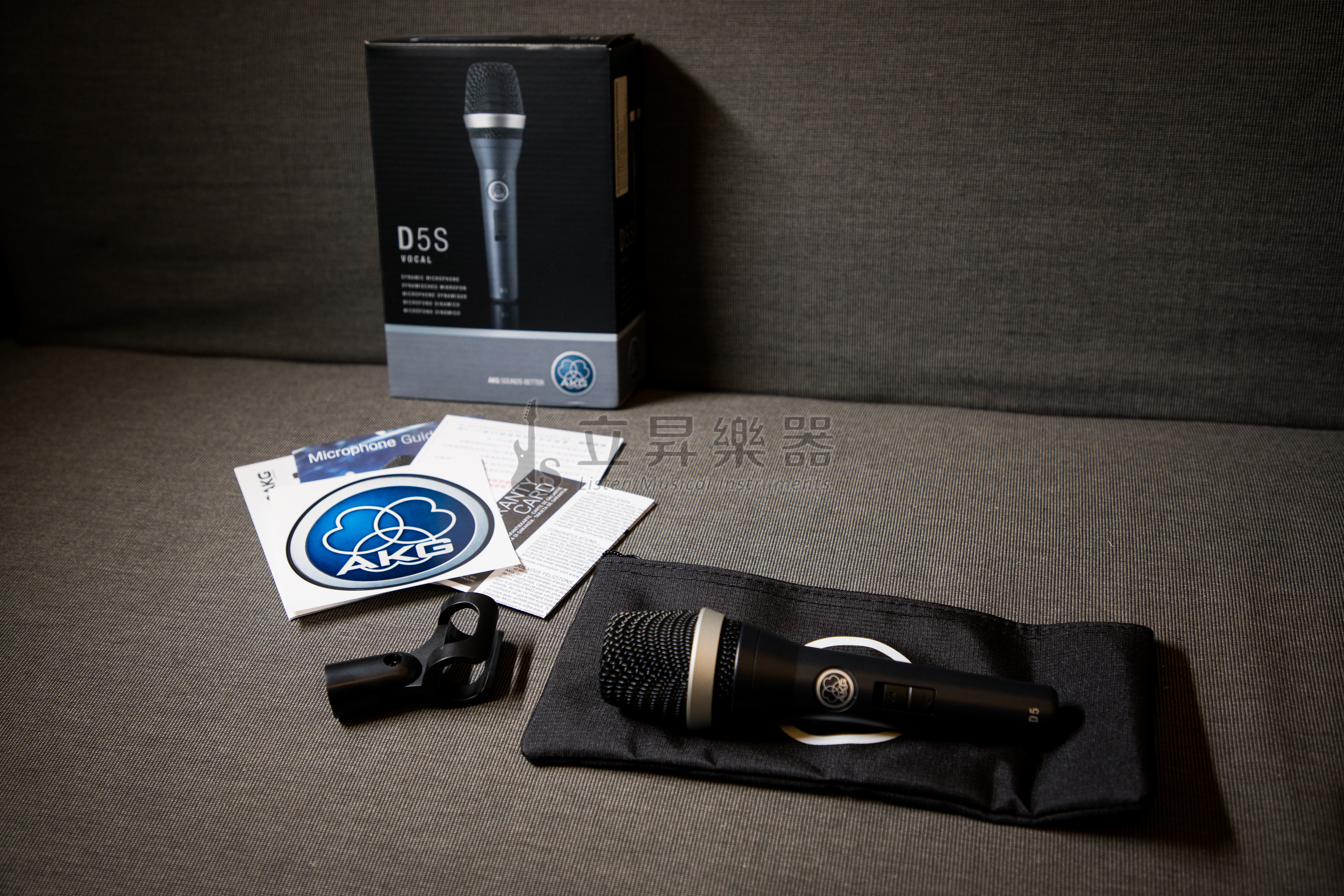 AKG AKG D5S 專業級 錄音 舞台 人聲 動圈式麥克風 超心型指向 附夾頭 第 5 張圖片｜三峽麥克風