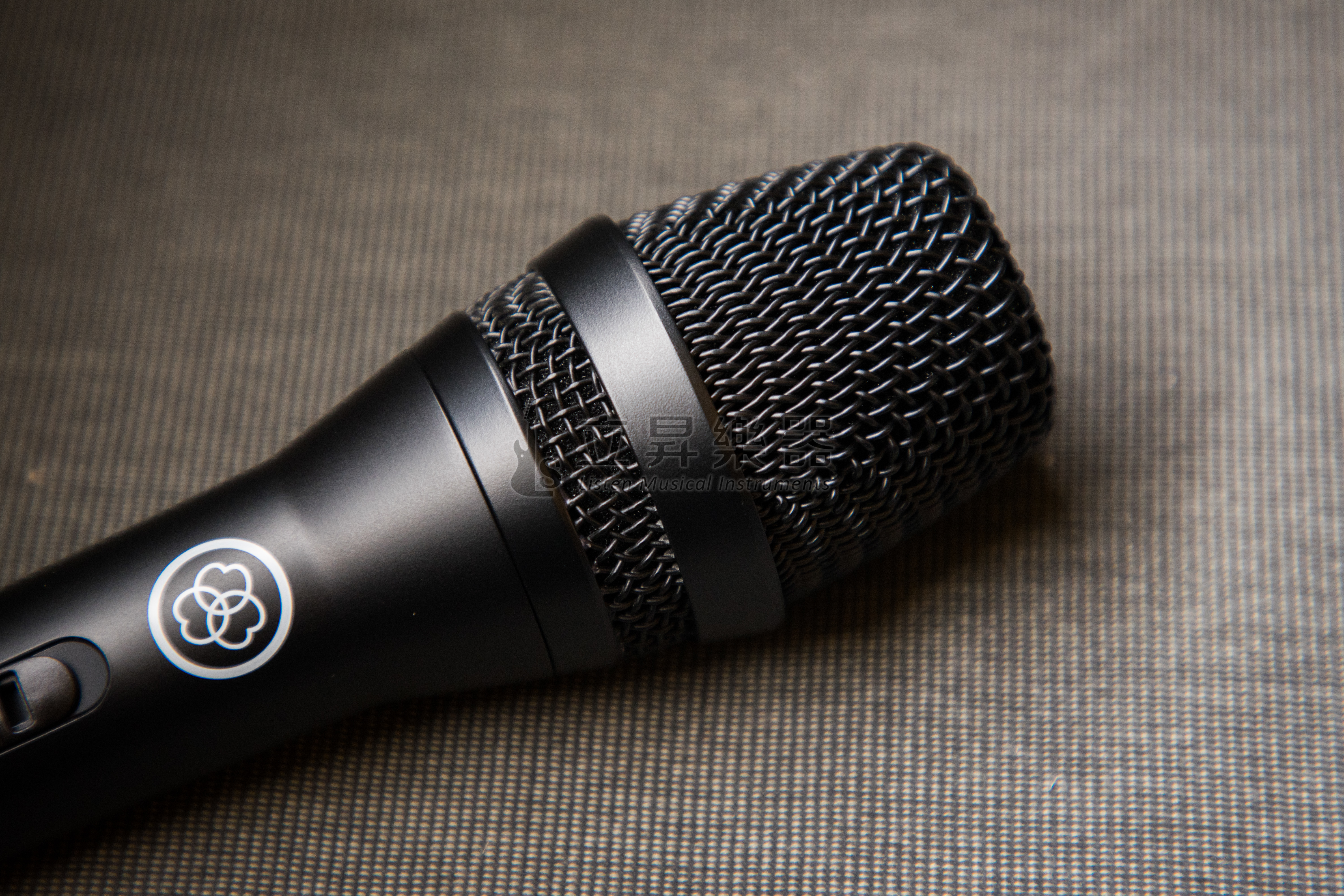 AKG P5S 主唱 人聲 專業動圈式麥克風 超心型指向 附夾頭