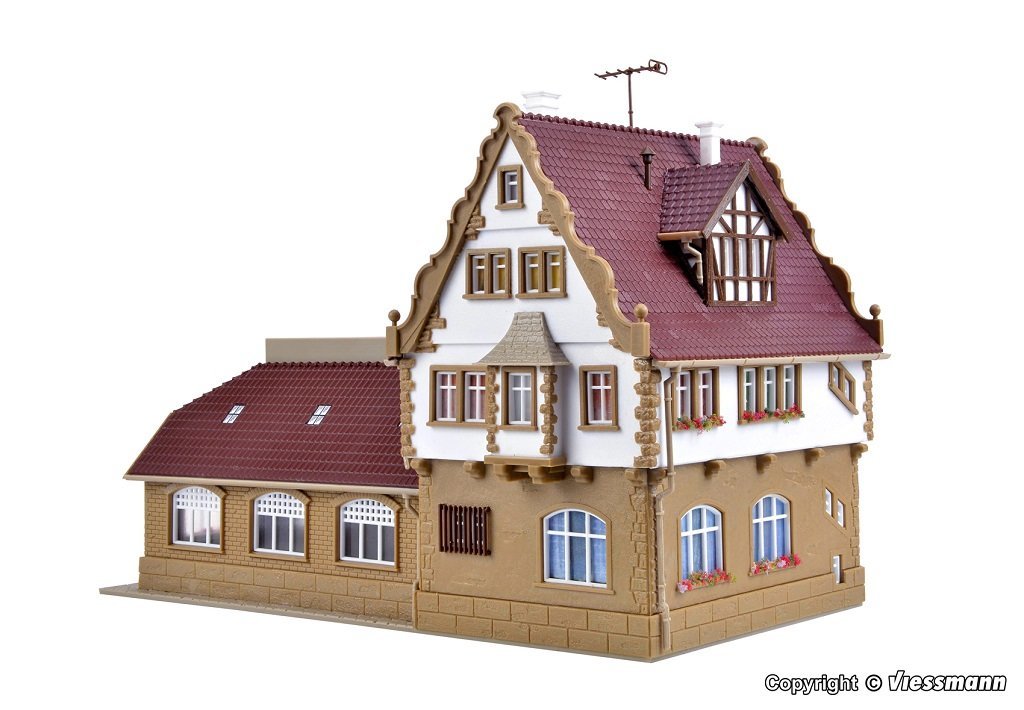 Vollmer 43697 H0 Beverage store with interior and LED lighting, functional kit