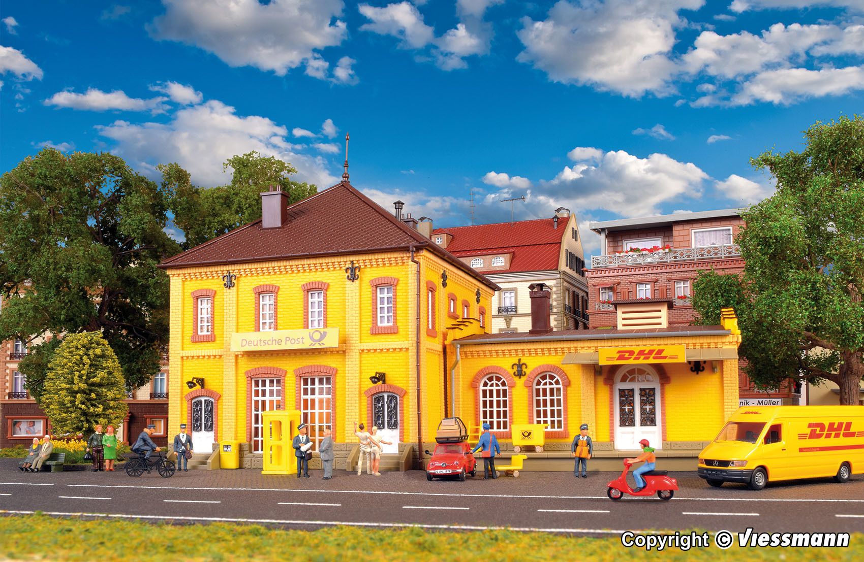 Vollmer 43774 H0 German Post - DHL building