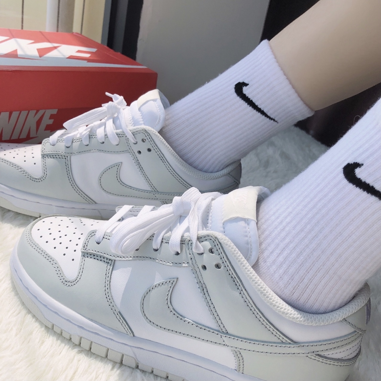 NIKE WMNS DUNK LOW 