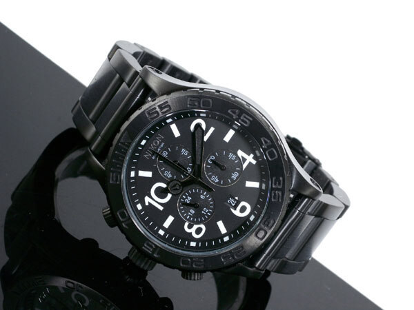 萬年鐘錶 - NIXON 尼克森 THE 42-20  CHRONO系列 全黑白數字款三眼計時腕錶  A037-001  錶徑42MM
