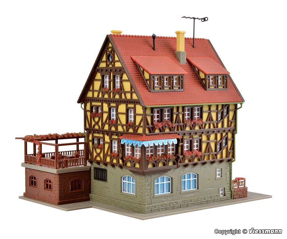 Vollmer 47688 N Bakery with outdoor cafe, interior and LED lighting, functional kit