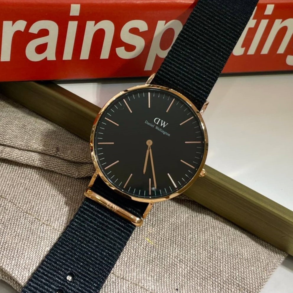 【DW Daniel Wellington】黑面玫瑰金框帆布錶帶 DW00100150 36mm / DW00100148 40mm 現代鐘錶