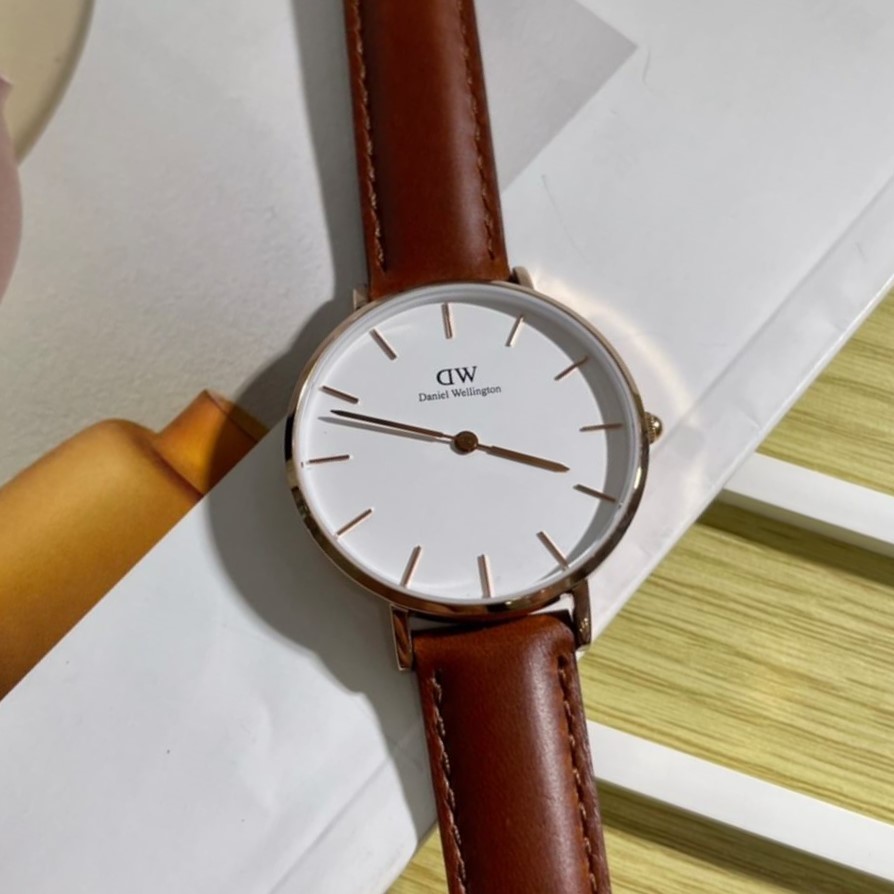 【DW Daniel Wellington】白面玫瑰金框焦糖咖皮錶帶DW00100175