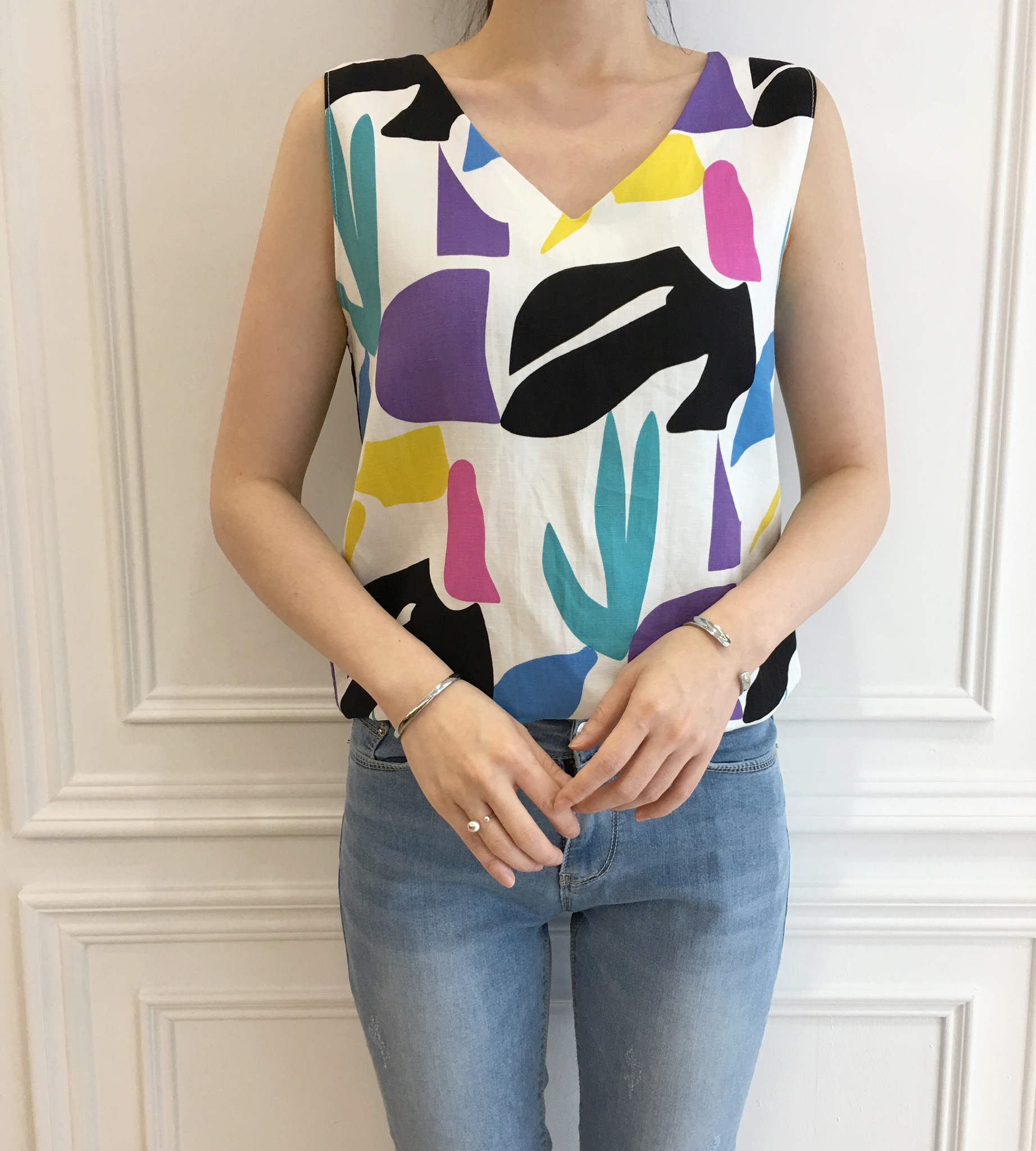 V領彩色印花背心