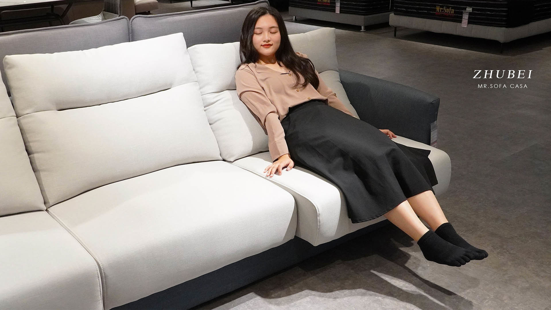 普羅沙發的椅墊除了坐起來很Ｑ彈之外還有一個特殊設計