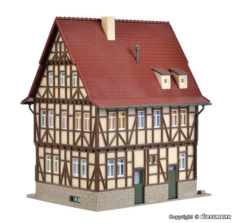 Vollmer 43730 HO scale, Farm house with yard gate