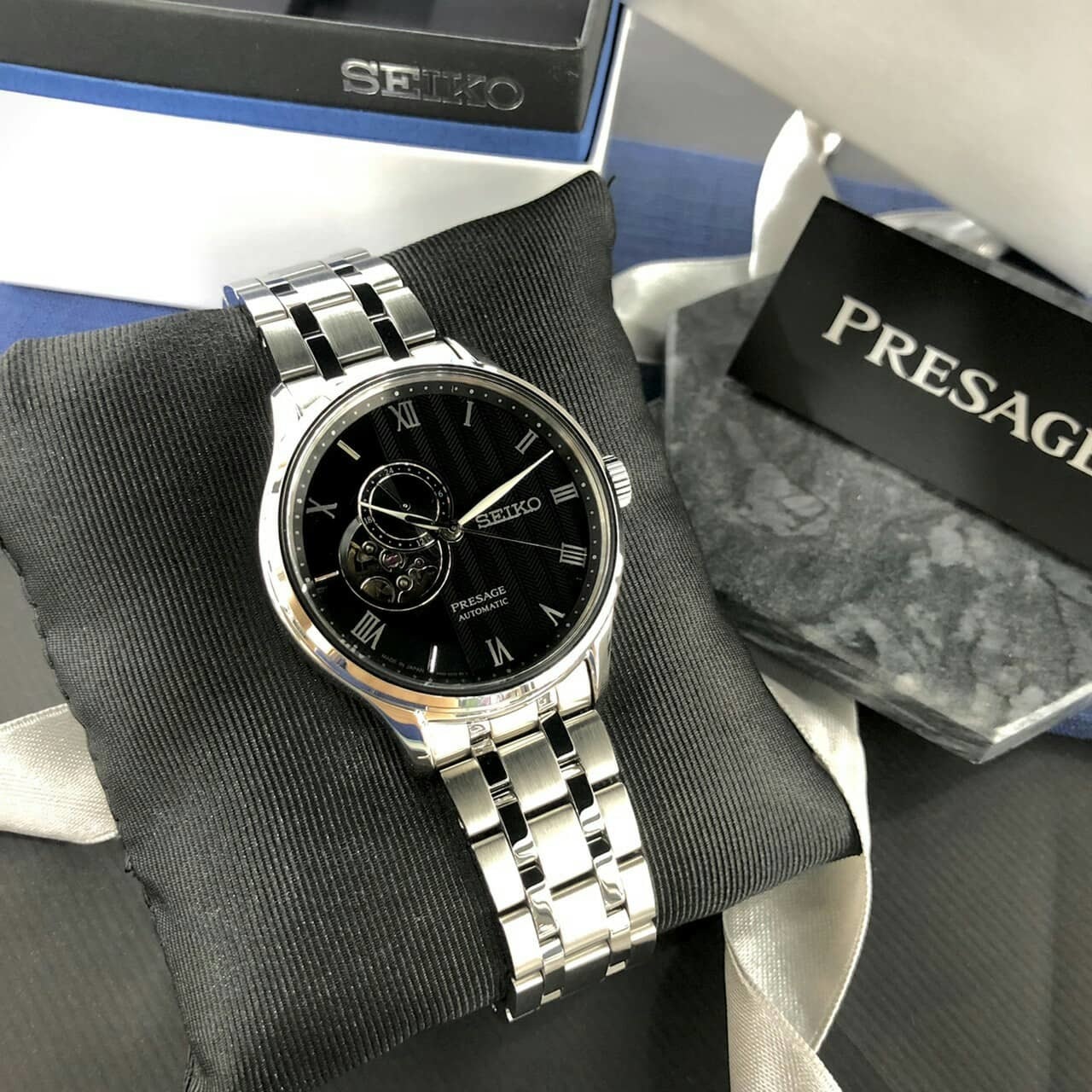 【SEIKO 精工】Presage 經典紳士開芯機械腕錶  4R39-00W0D 41.8mm 現代鐘錶