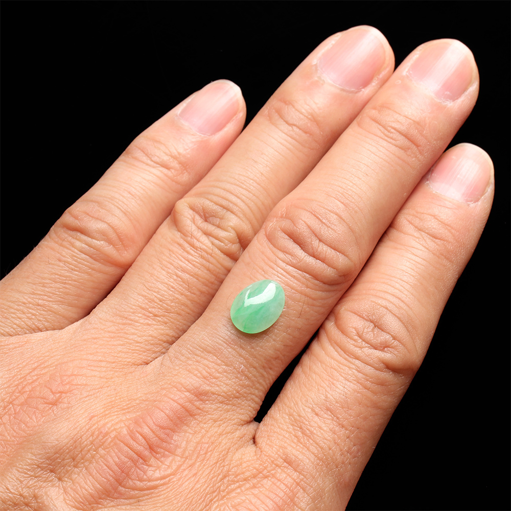 【雅紅珠寶】天然冰種飄綠翡翠玉蛋面-風姿綽約-11.3x8.2x3.5mm-R0137