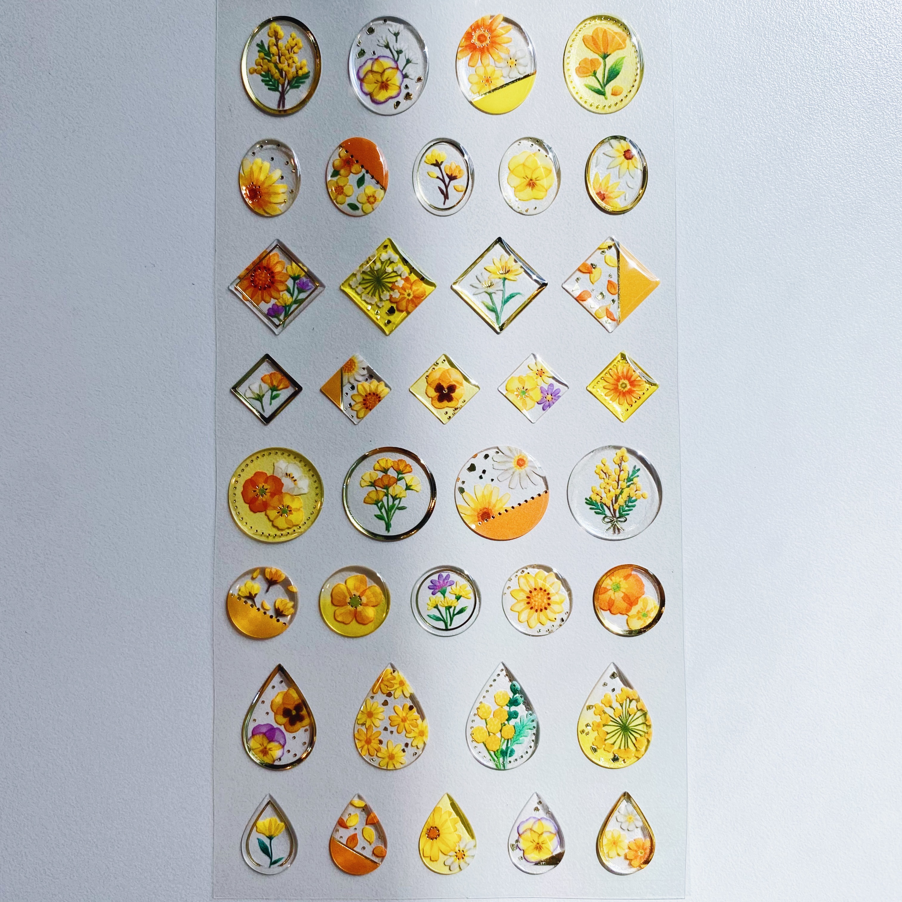 Mind Wave Drop Flower滴膠燙金立體貼紙  黃色