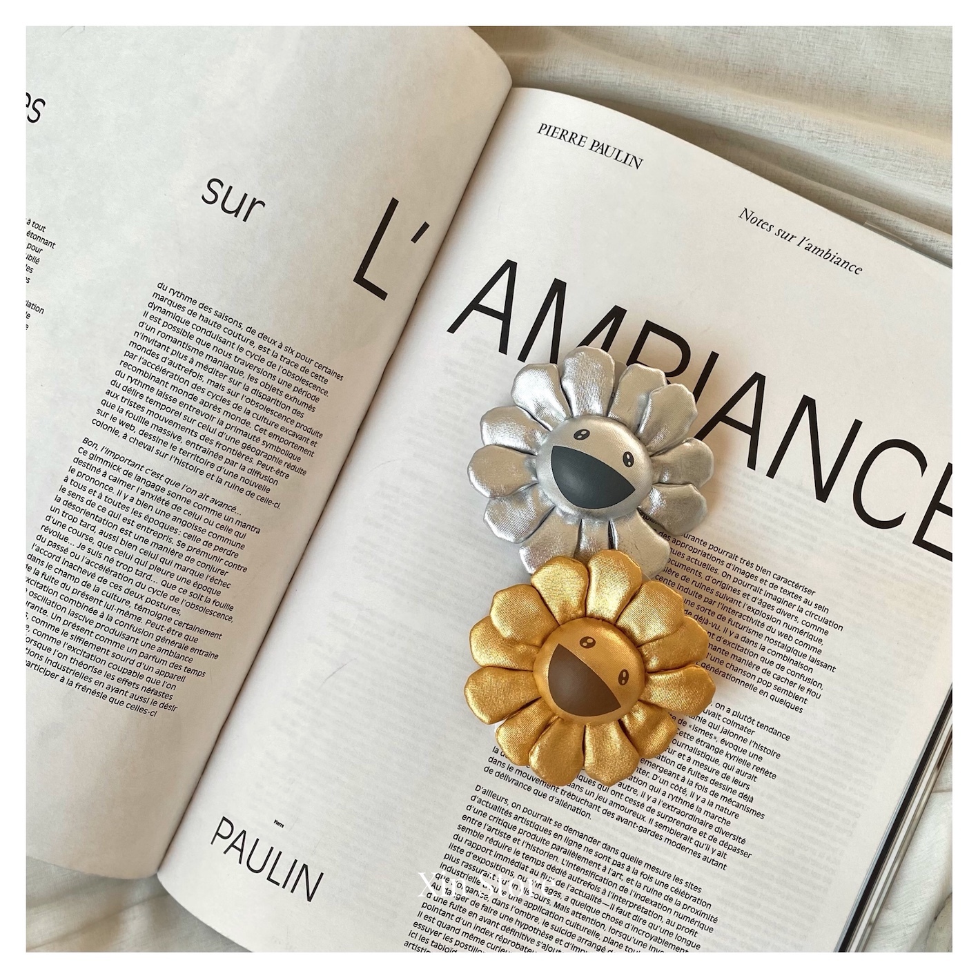 【現貨】Takashi Murakami 村上隆 一週年 小花 太陽花 吊飾 別針 金 銀