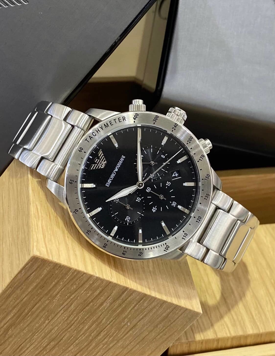 【EMPORIO ARMANI】前衛潮流三眼計時腕錶 AR11241 43mm 現代鐘錶