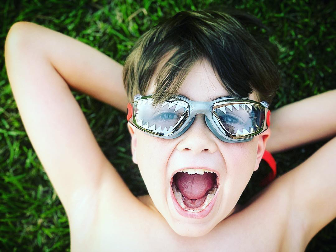 〖 Bling2o 〗灰色鯊魚俠造型蛙鏡