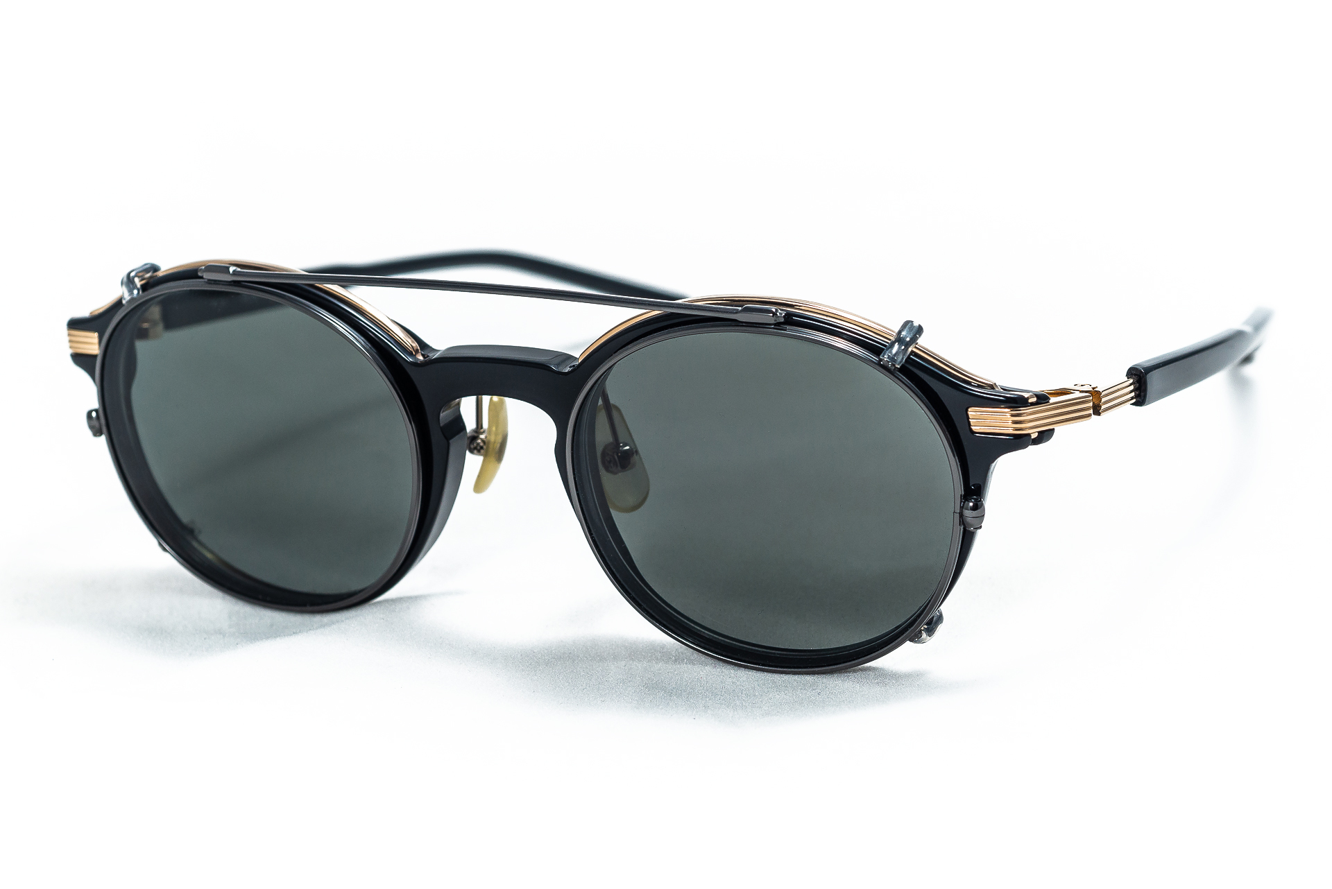 M-105-9001 with clip-on sunglasses