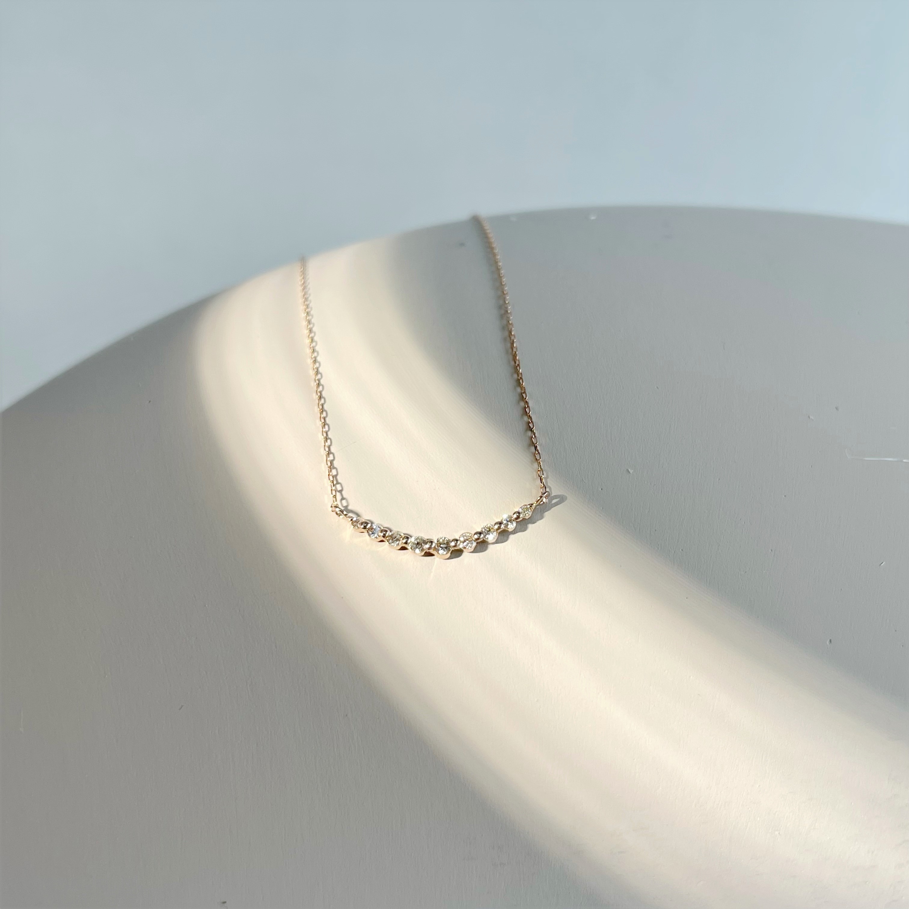 18K 0.10ct弧形排鑽鎖骨鍊