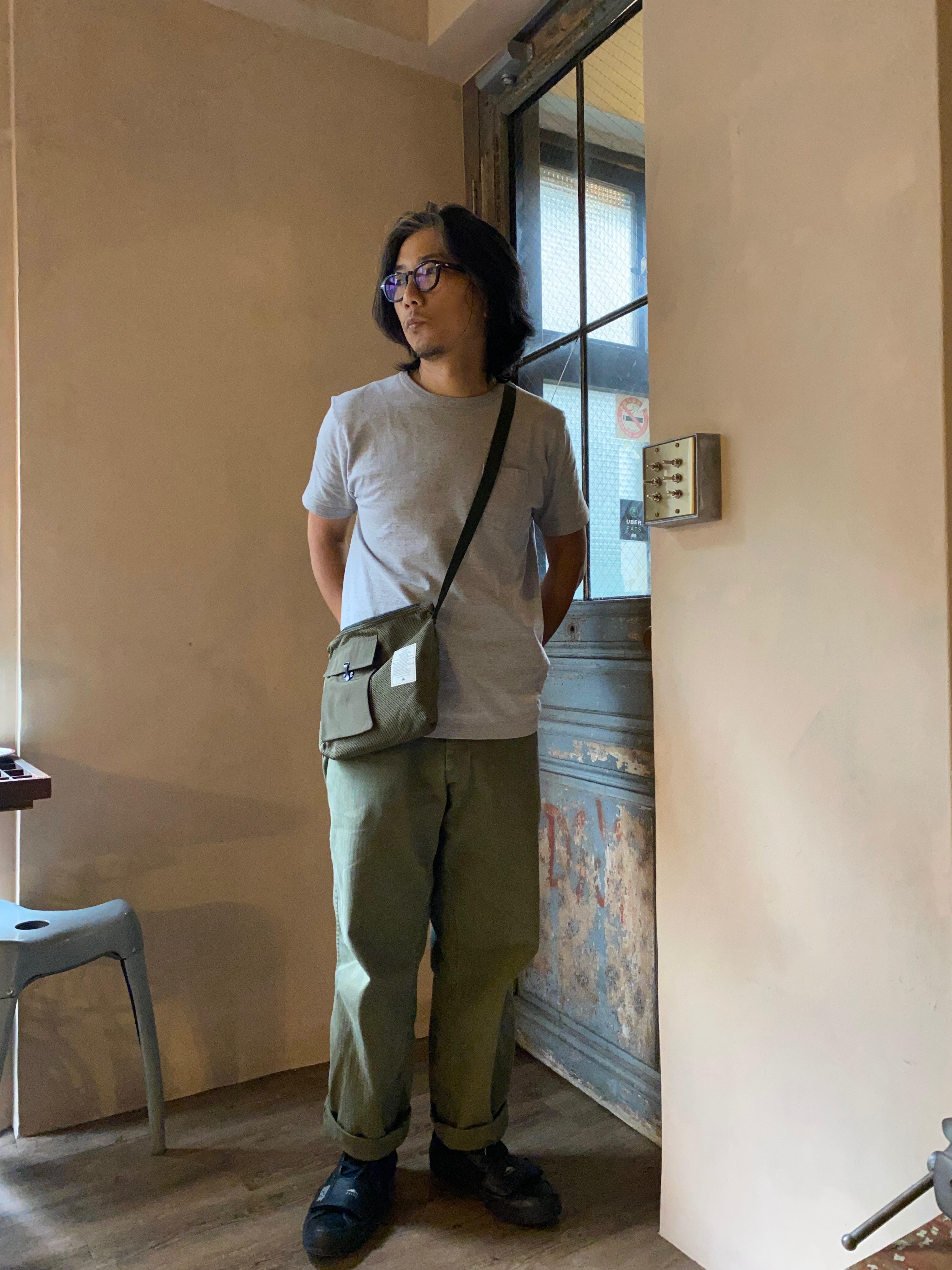 Whitesville 口袋素Tee 灰色款