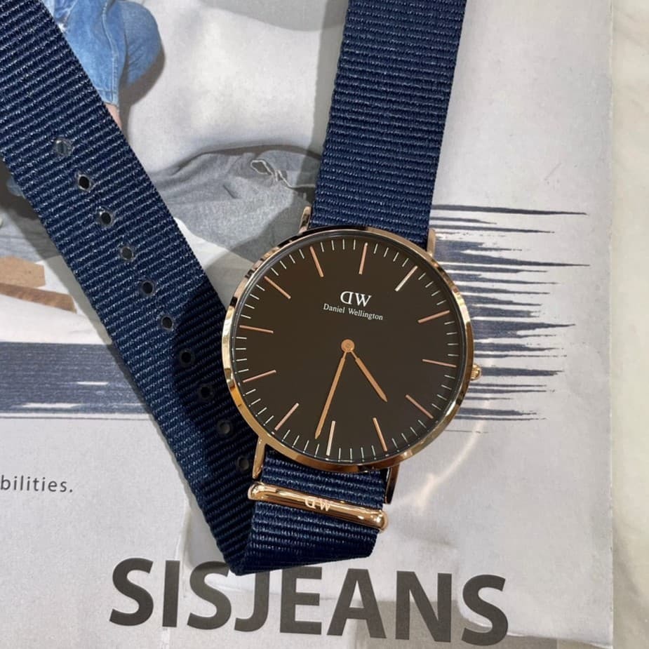 【DW Daniel Wellington】玫瑰金框帆布帶 DW00100277(黑面)/DW00100267(酒紅帶白面)/ DW00100275(藏青帶白面) 40mm 現代鐘錶