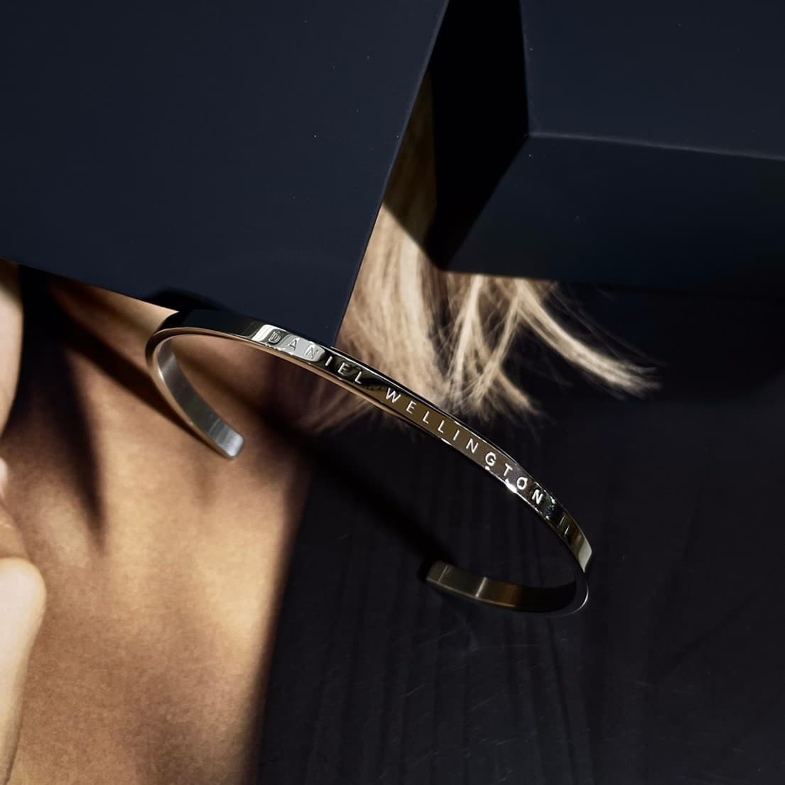 【DW Daniel Wellington】經典情侶手環 DW00400001(玫L)/ DW00400002(銀L)/ DW00400003(玫S)/ DW00400004(銀S) 現代鐘錶