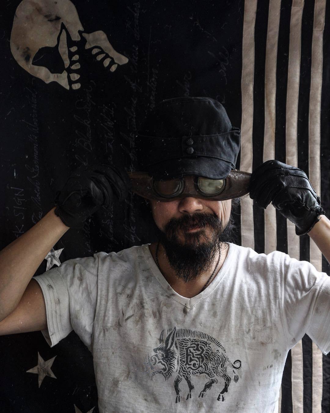 Black Sign - Sus scrofa T-shirt