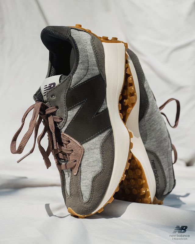 預訂) New Balance 327 WS327WT (Japan Exclusive)