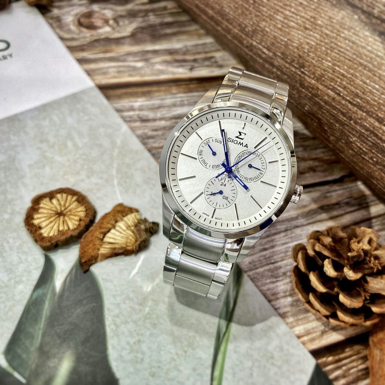 【SIGMA】準確時刻白面藍針不銹鋼腕錶 9815M-2 41mm 現代鐘錶