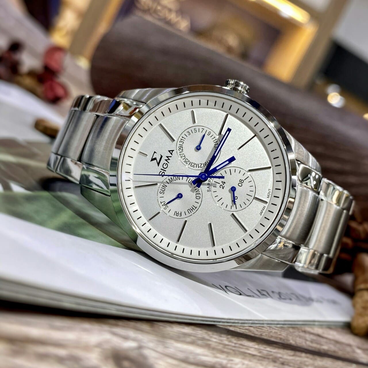 【SIGMA】準確時刻白面藍針不銹鋼腕錶 9815M-2 41mm 現代鐘錶