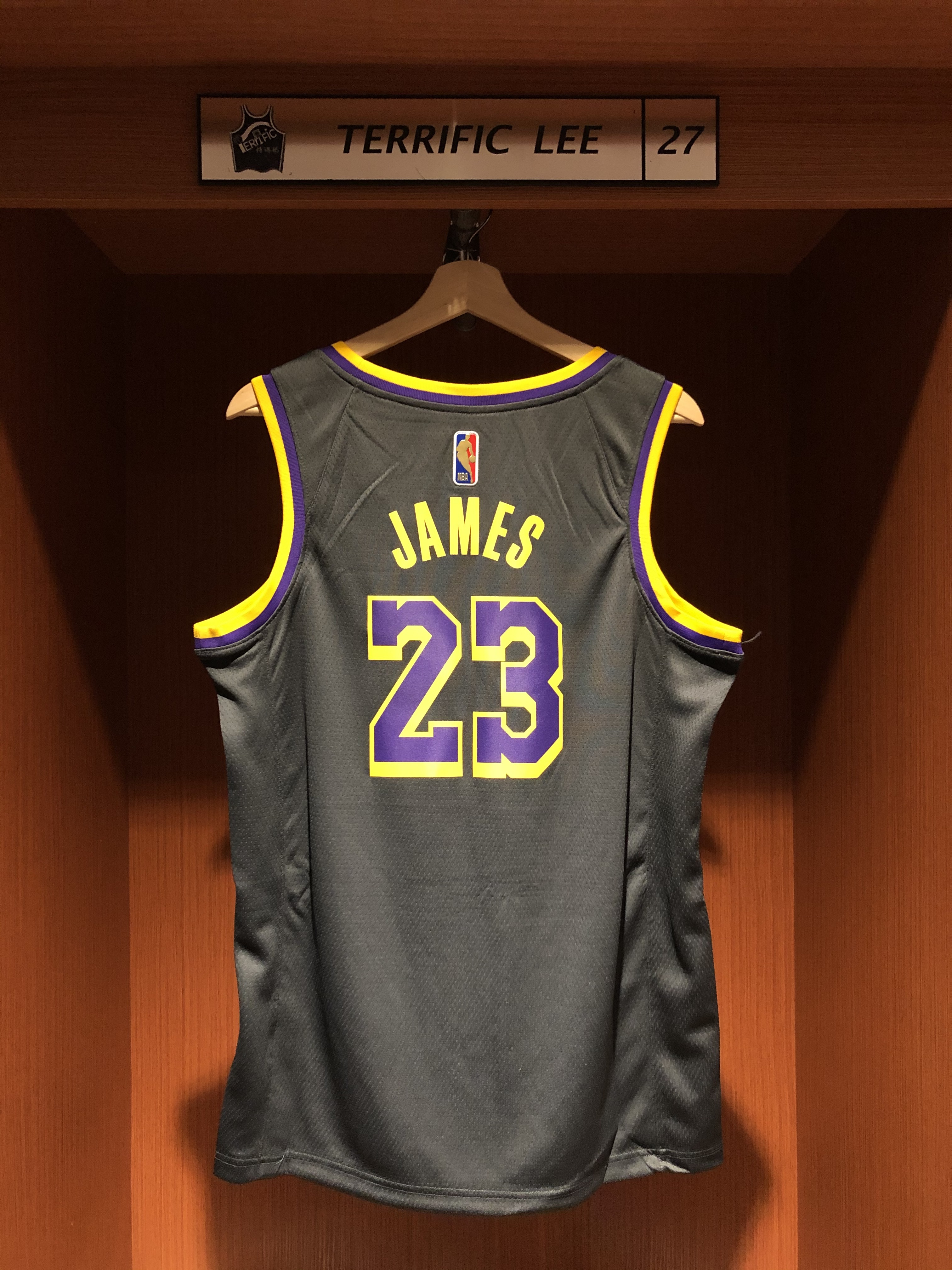 NBA球衣 Lebron James 洛杉磯湖人獎勵 Earned Nike Swingman 球迷版 熱轉印 全新
