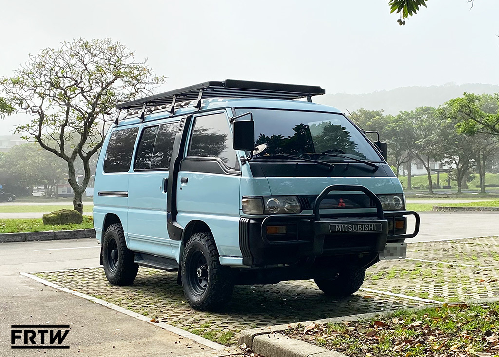Mitsubishi Delica L300 (1986-1999) SLIMLINE II ROOF RACK KIT