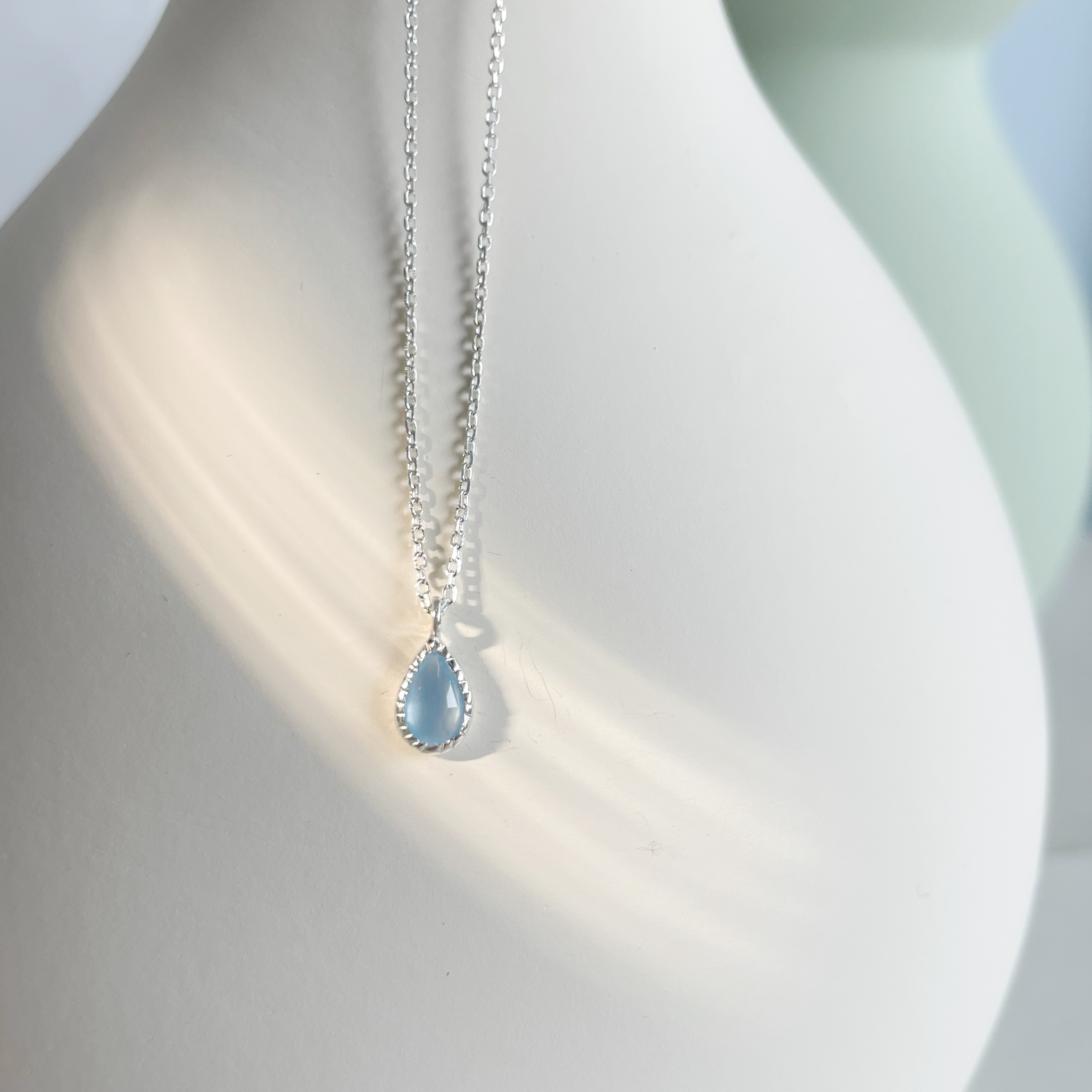 蛋糕水滴海藍玉髓鎖骨鍊-銀