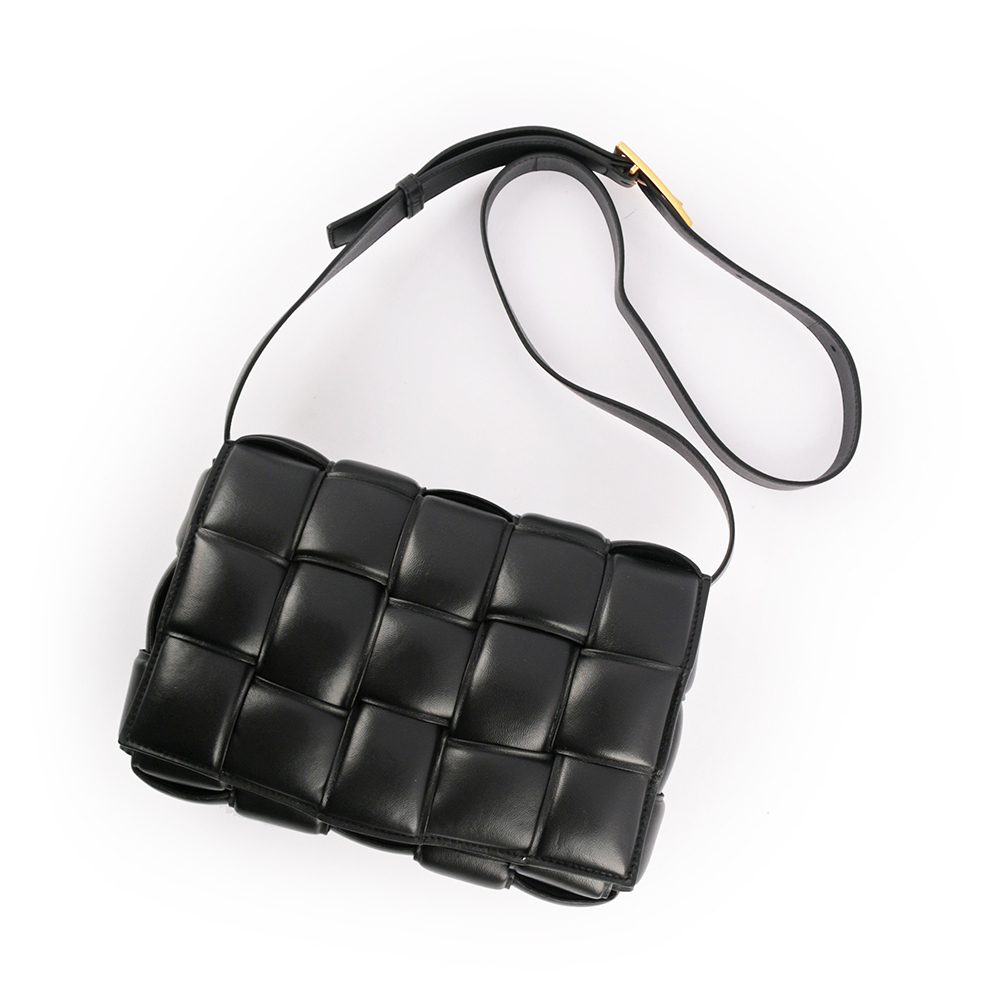 【BOTTEGA VENETA】小羊皮Padded Cassette枕頭編織包