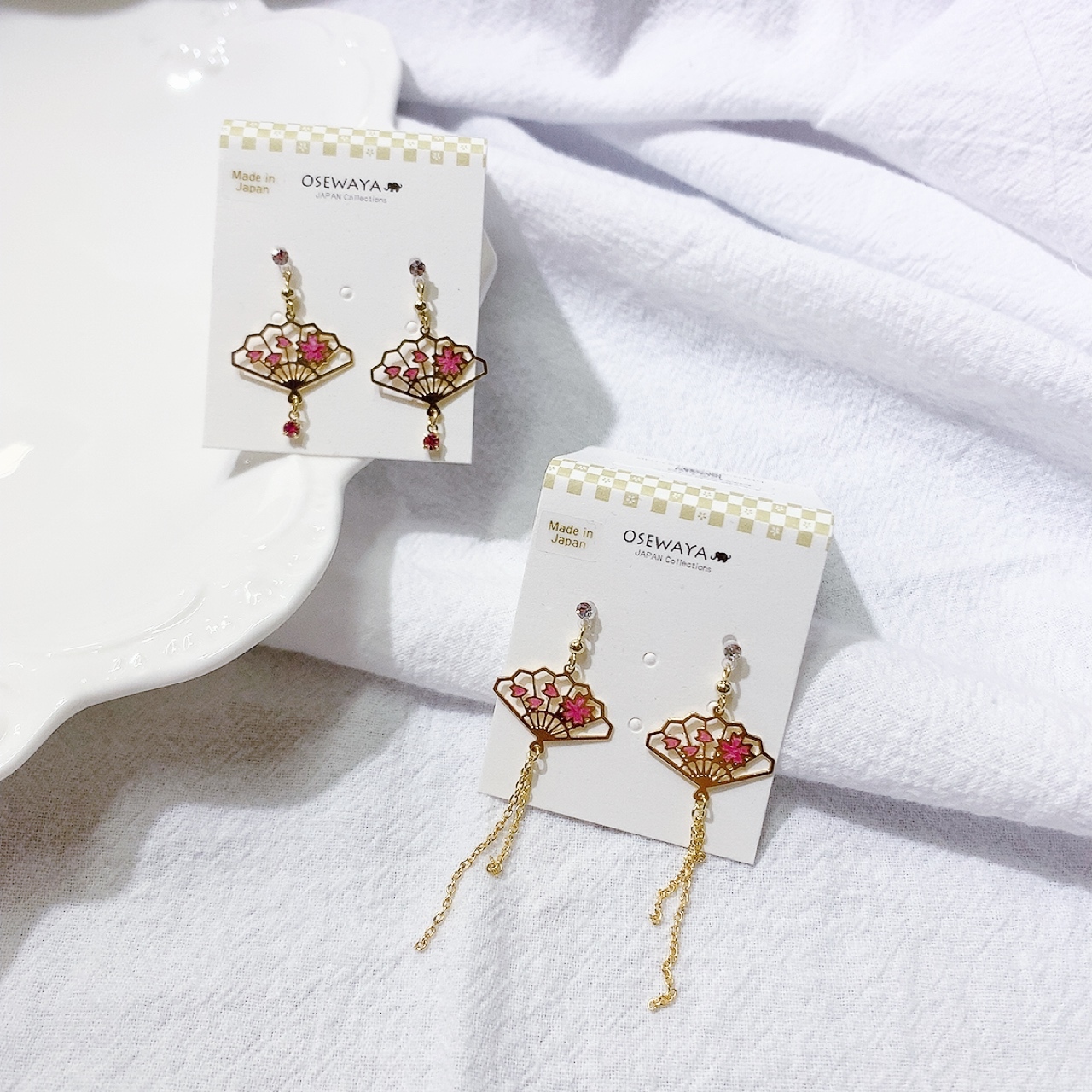 [日本制] 櫻花扇形樹脂針耳環