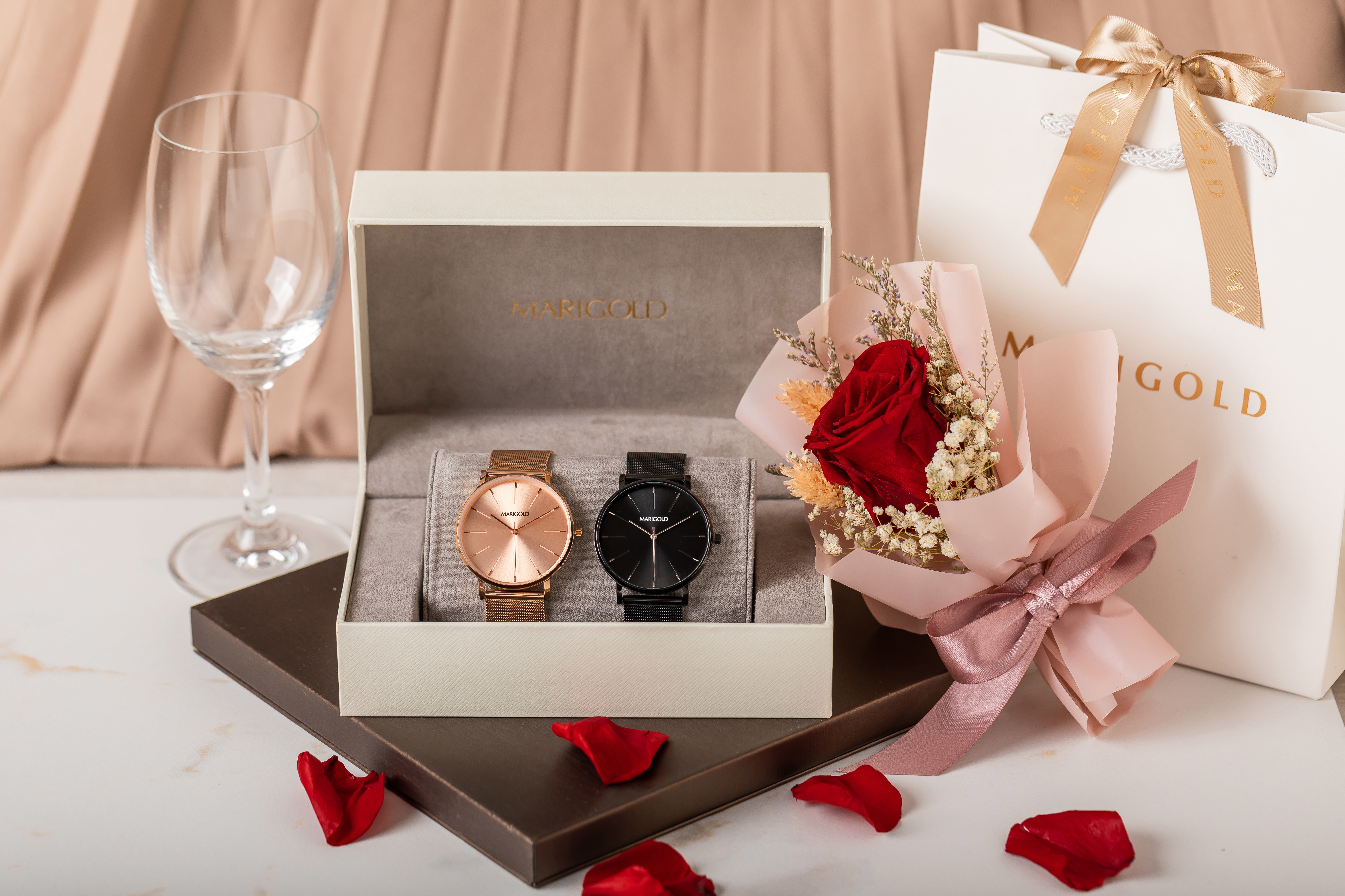 【熱戀期】七夕永生花情侶對錶禮盒-Dawn粉膚面-米蘭玫金+黑面-米蘭黑