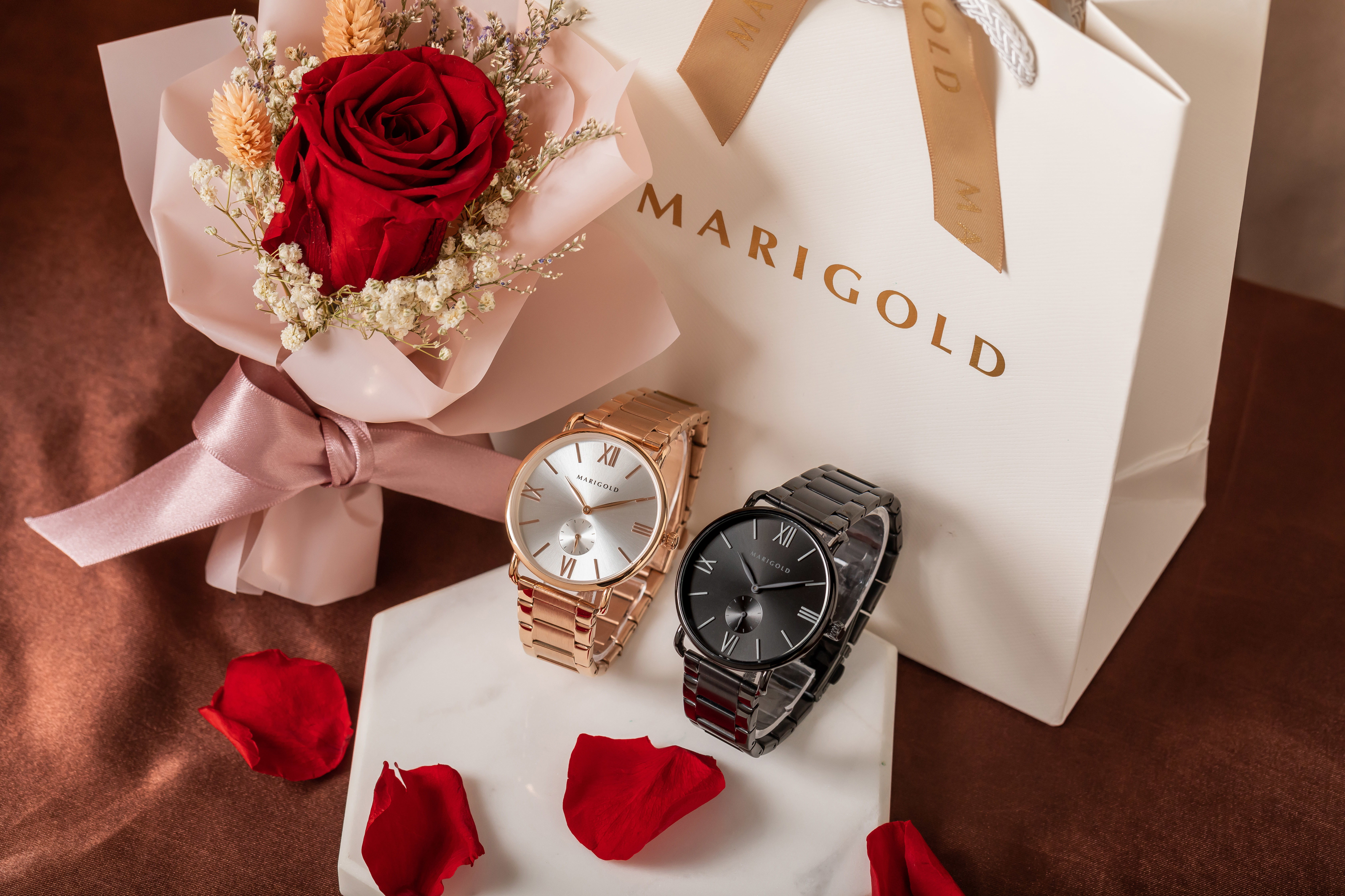 【承諾期】七夕永生花情侶對錶禮盒-Heartbeat白面-鍊帶玫金+黑面-鍊帶黑