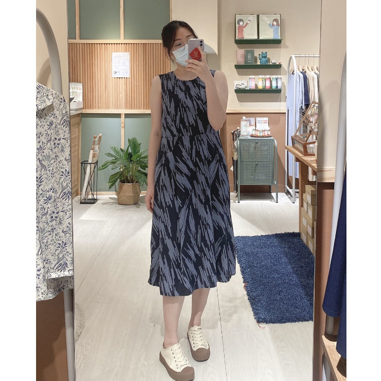 墨筆手札圓領收腰洋裝-藍墨水